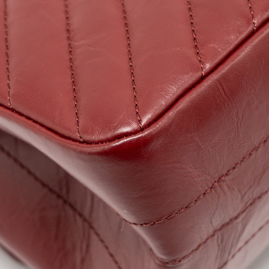 CHANEL 2.55 226 REISSUE DOUBLE FLAP BAG CHEVRON AGED CALFSKIN RED GHW