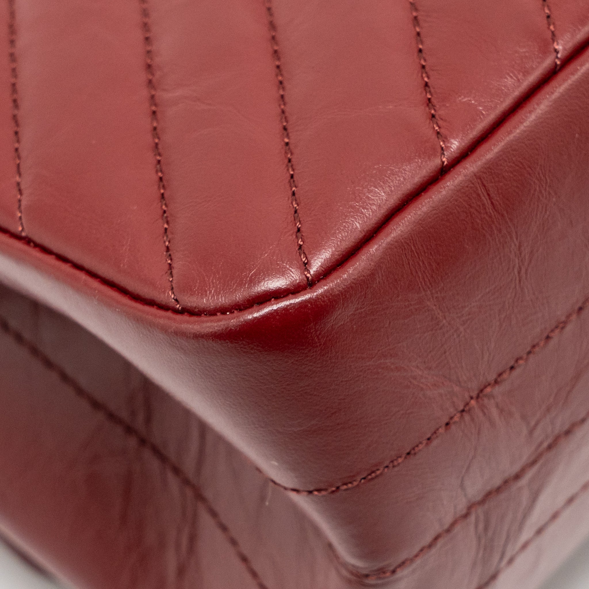CHANEL 2.55 226 REISSUE DOUBLE FLAP BAG CHEVRON AGED CALFSKIN RED GHW