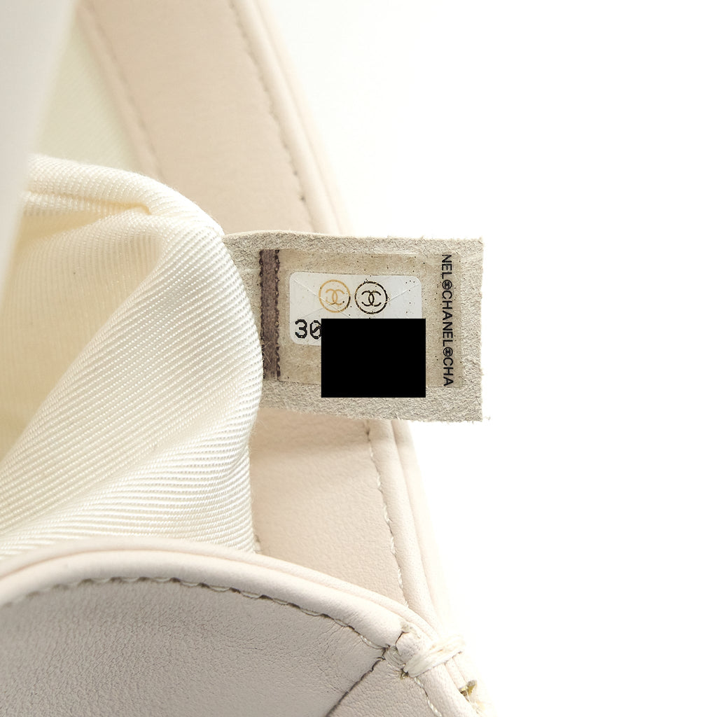 CHANEL SMALL BOY CHANEL CALFSKIN WHITE GHW