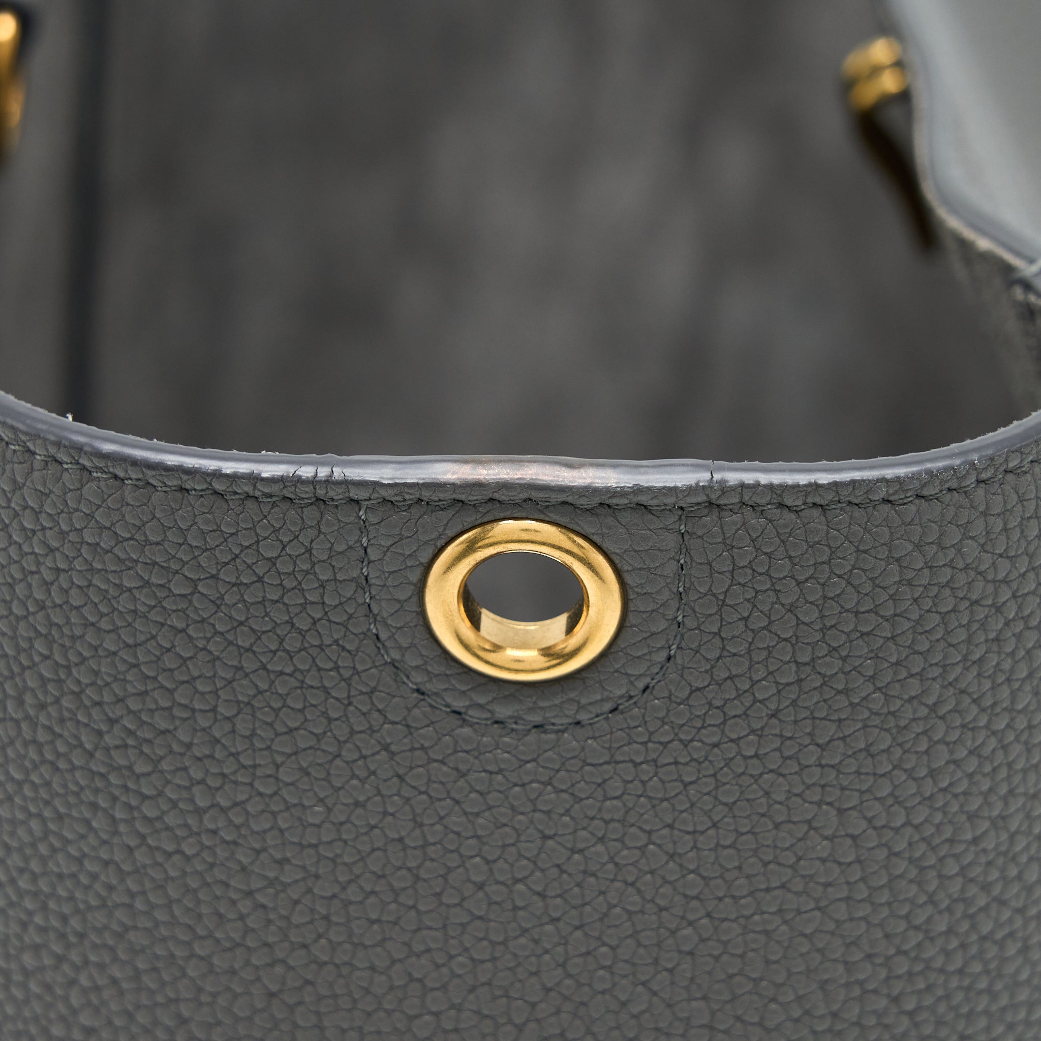 CELINE SANGLE BUCKET BAG GRAINED CALFSKIN GREY GHW