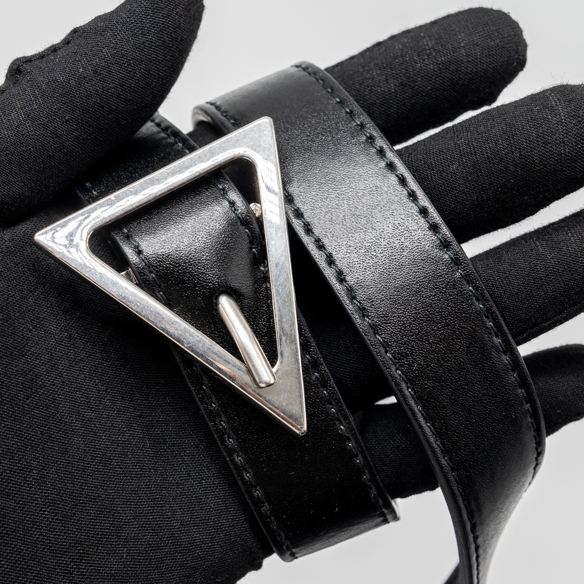 BOTTEGA VENETA SMALL CASSETTE LEATHER BLACK SHW