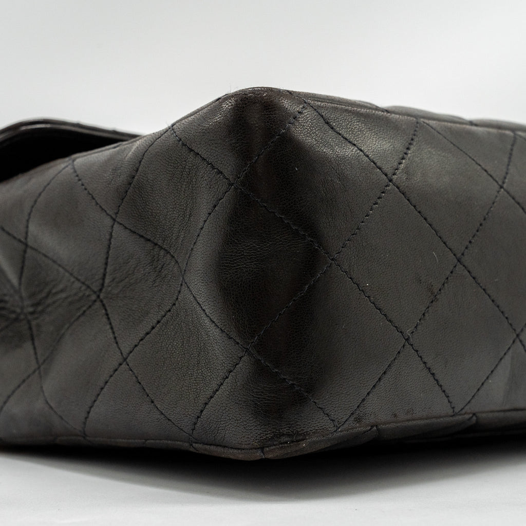 CHANEL VINTAGE JUMBO CLASSIC DOUBLE FLAP BAG LAMBSKIN BLACK GHW