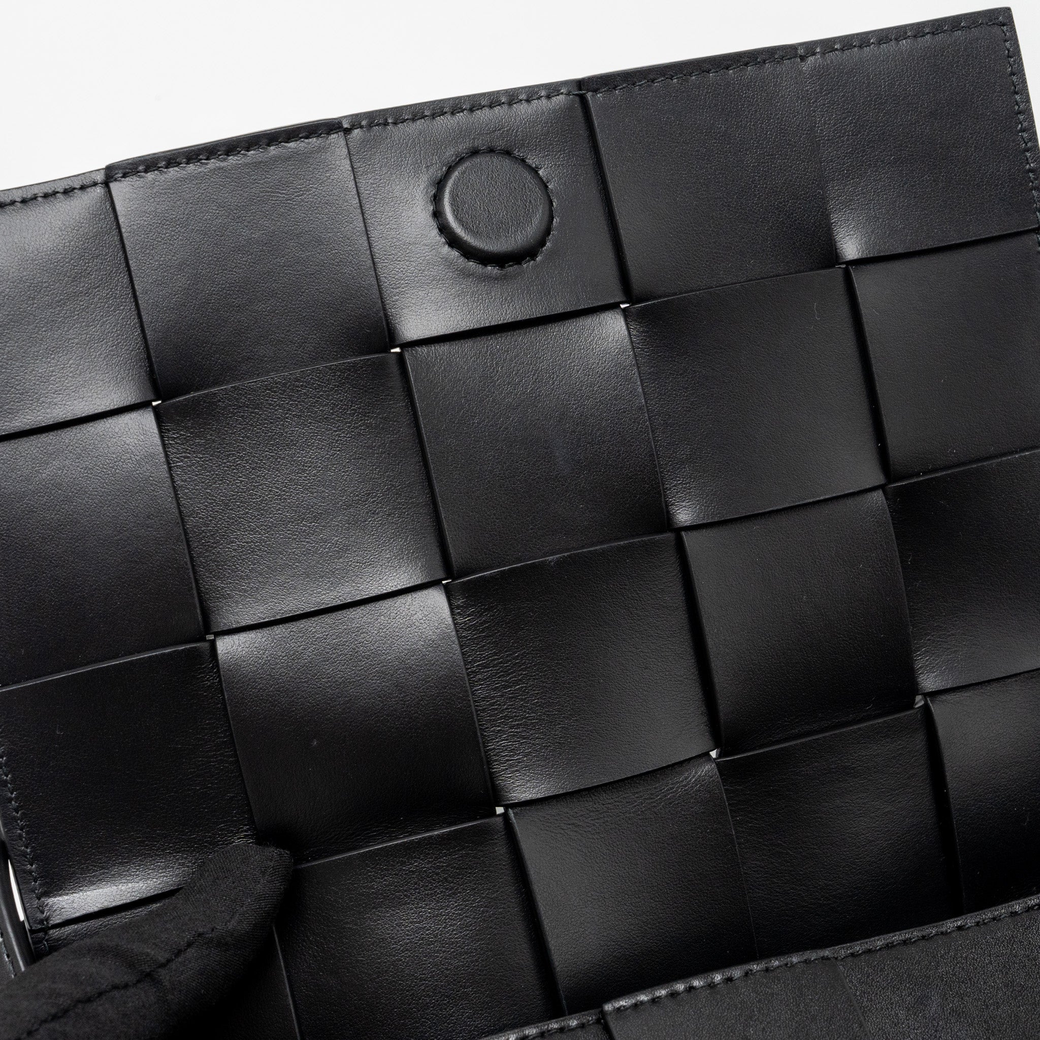 BOTTEGA VENETA SMALL CASSETTE LEATHER BLACK SHW