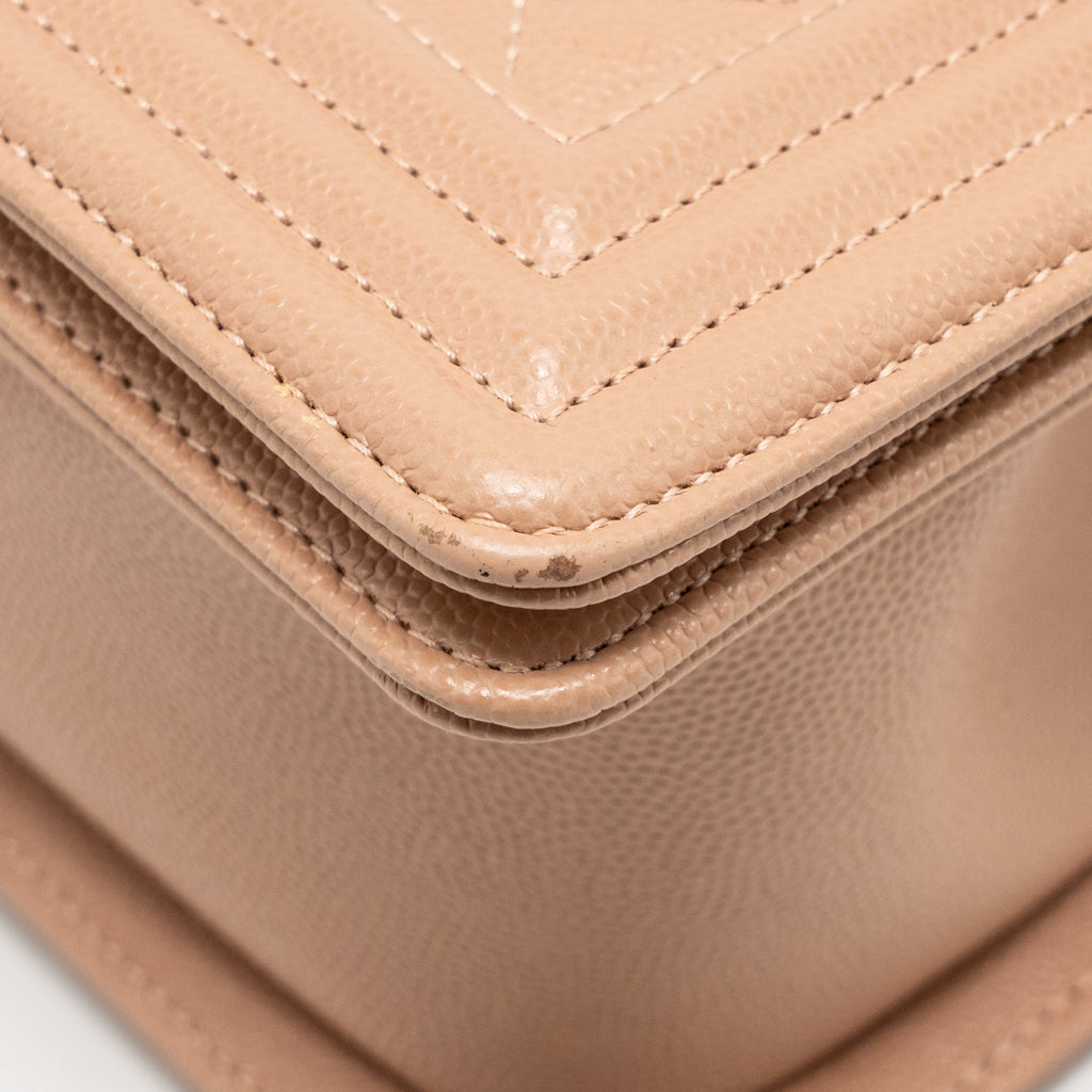 CHANEL MEDIUM BOY BAG GRAINED CALFSKIN BEIGE GHW