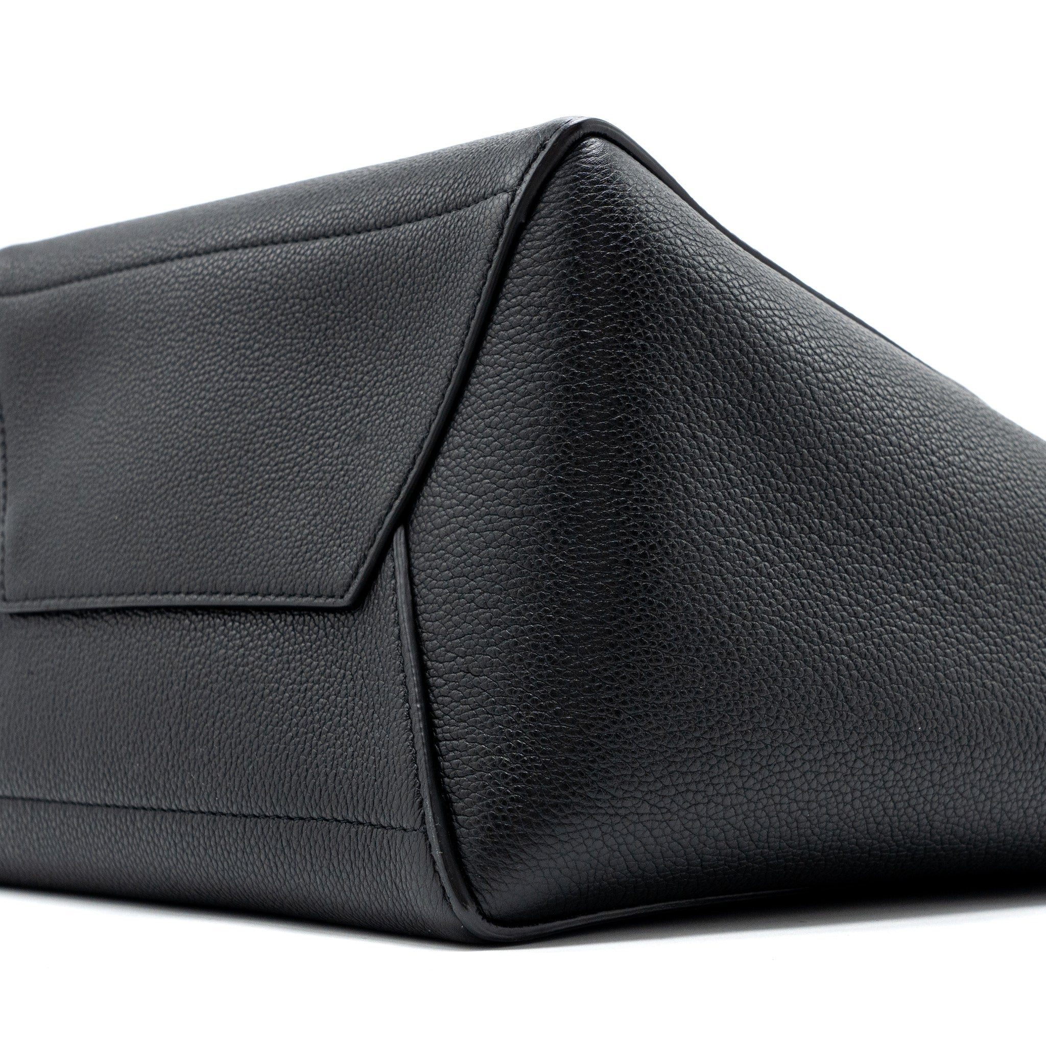 CELINE SANGLE BUCKET BAG GRAINED CALFSKIN BLACK GHW