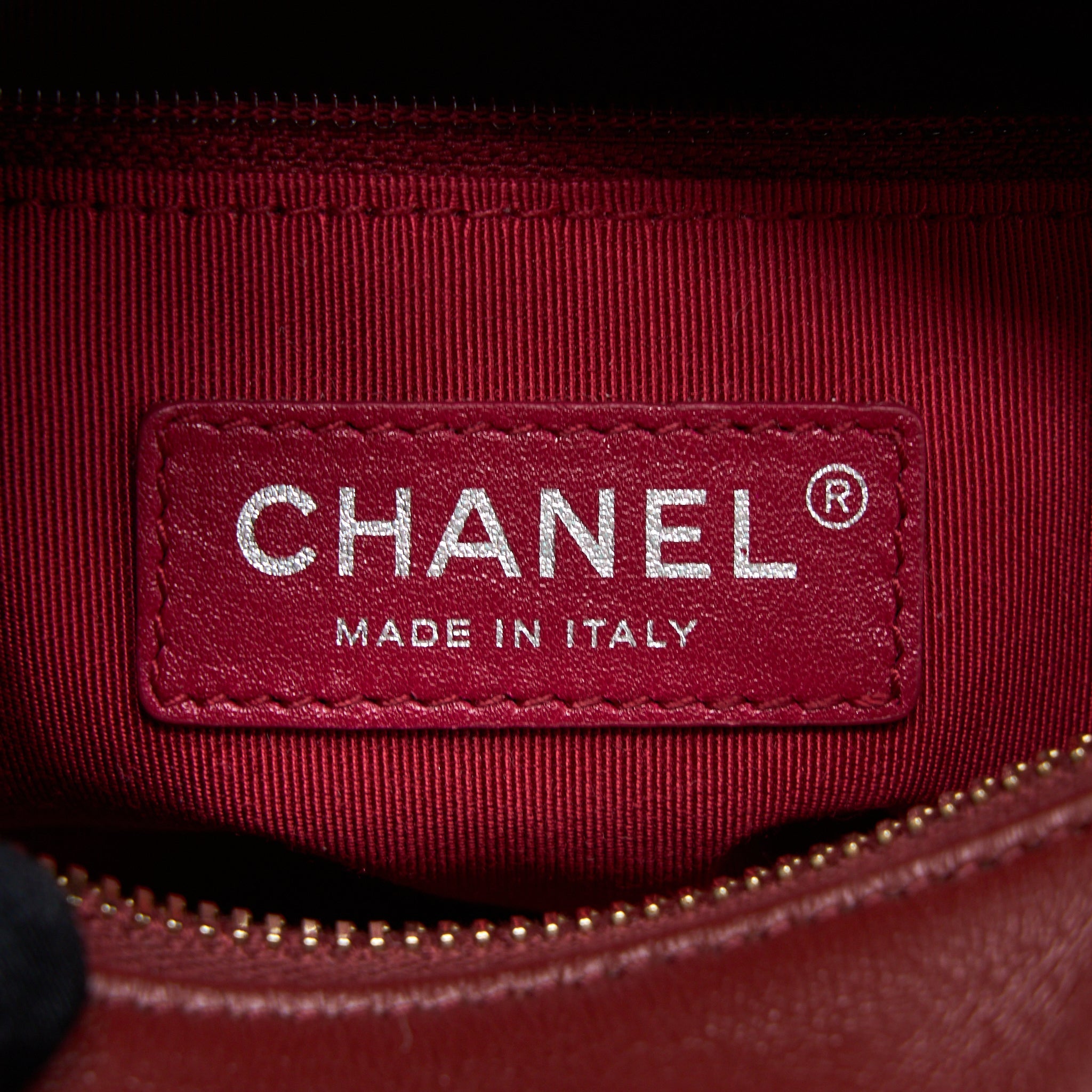 CHANEL SMALL GABRIELLE HOBO BAG CALFSKIN BURGUNDY MULTICOLOUR HARDWARE