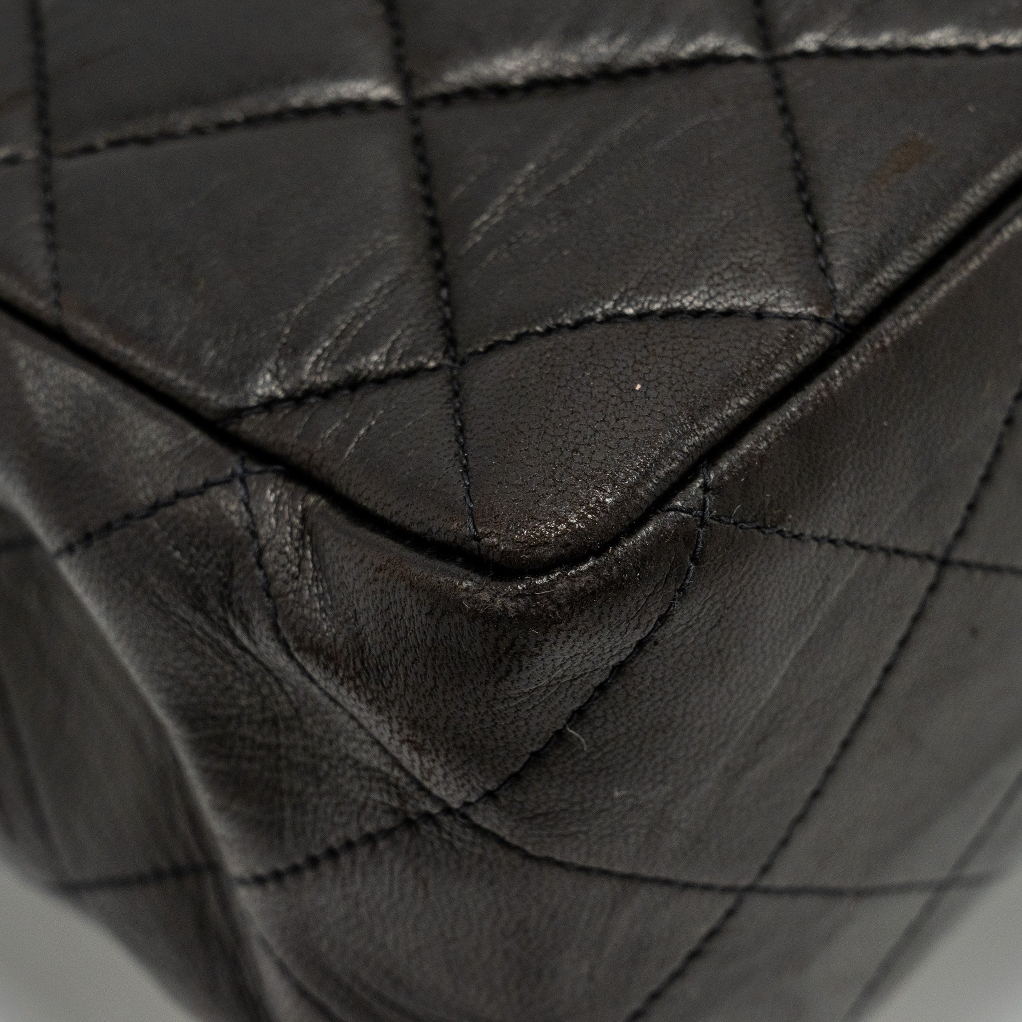 CHANEL VINTAGE JUMBO CLASSIC DOUBLE FLAP BAG LAMBSKIN BLACK GHW