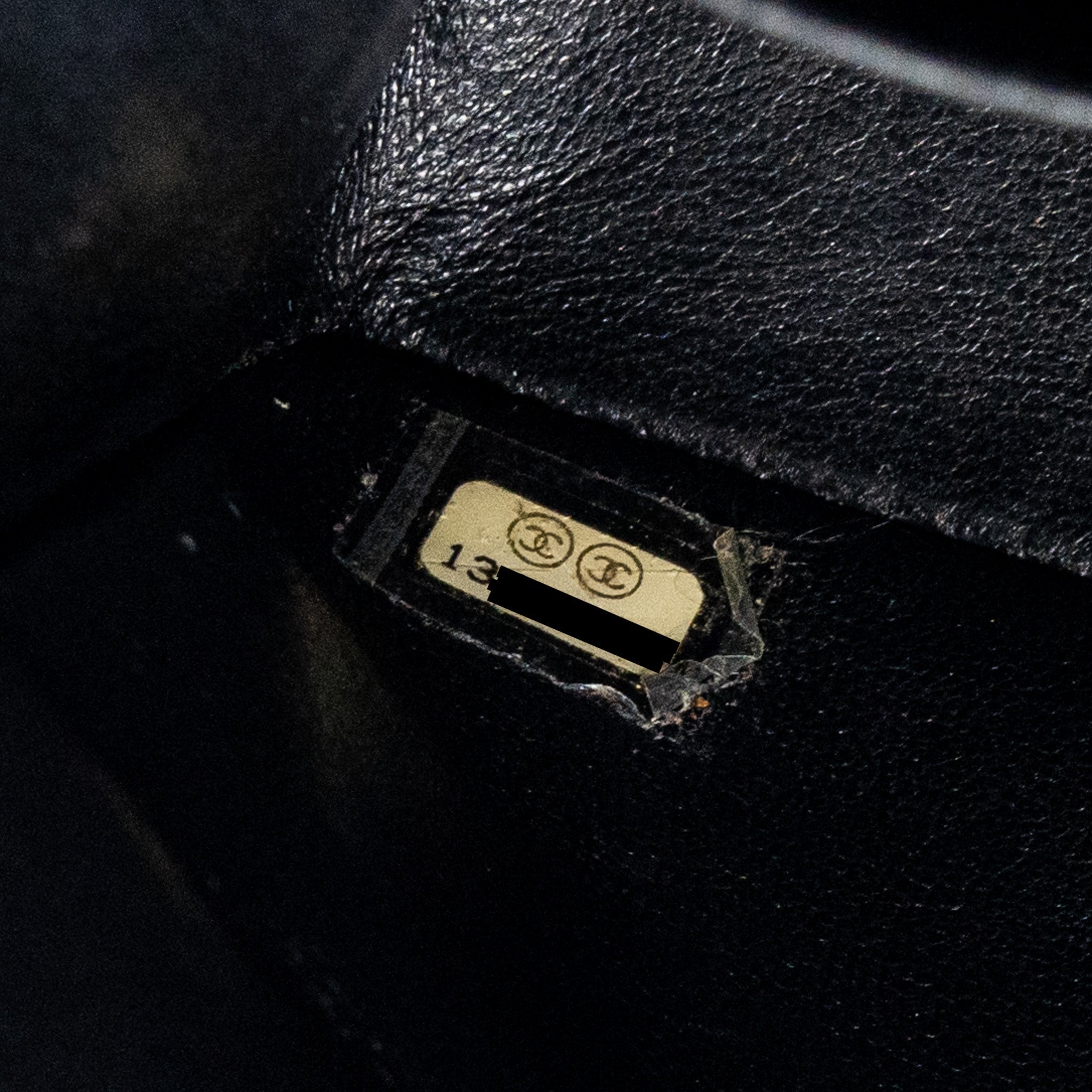 CHANEL MEDIUM CLASSIC DOUBLE FLAP BAG CAVIAR BLACK GHW