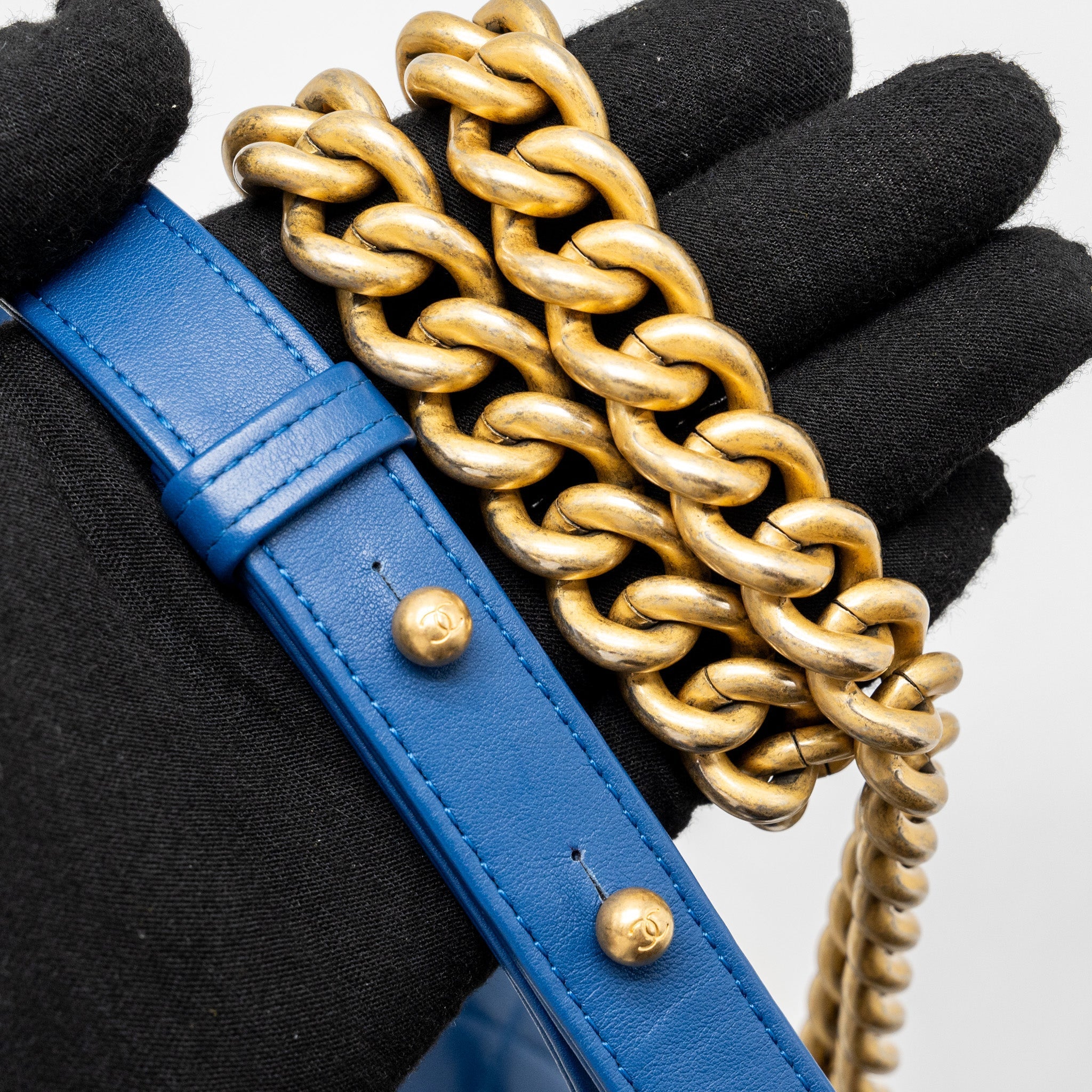CHANEL MEDIUM BOY BAG CALFSKIN BLUE GHW