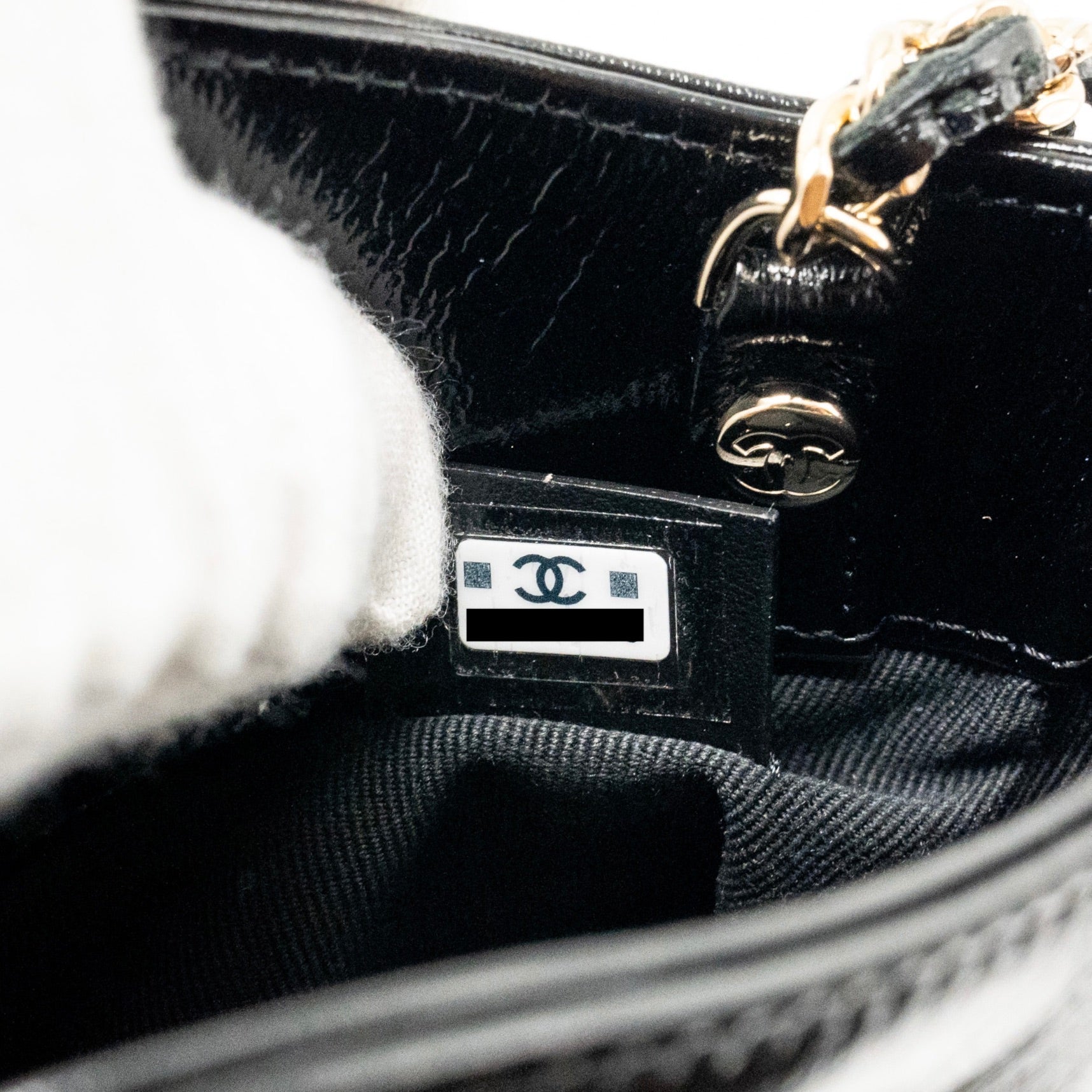 CHANEL MINI 31 CLUTCH WITH CHAIN SHINY CALFSKIN BLACK LGHW (MICROCHIP)