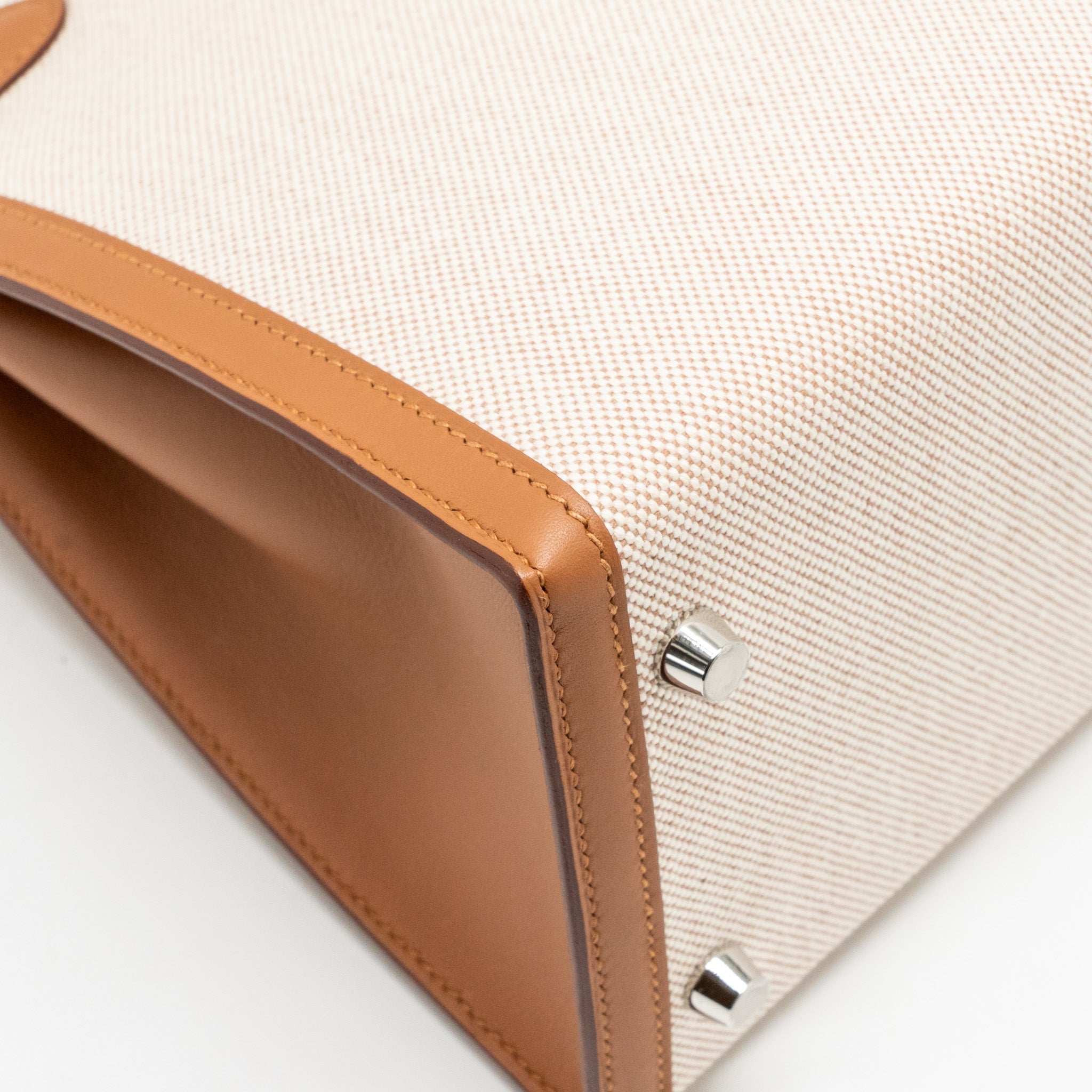 HERMES KELLY 28 TOILE H/SWIFT ECRU/GOLD SHW