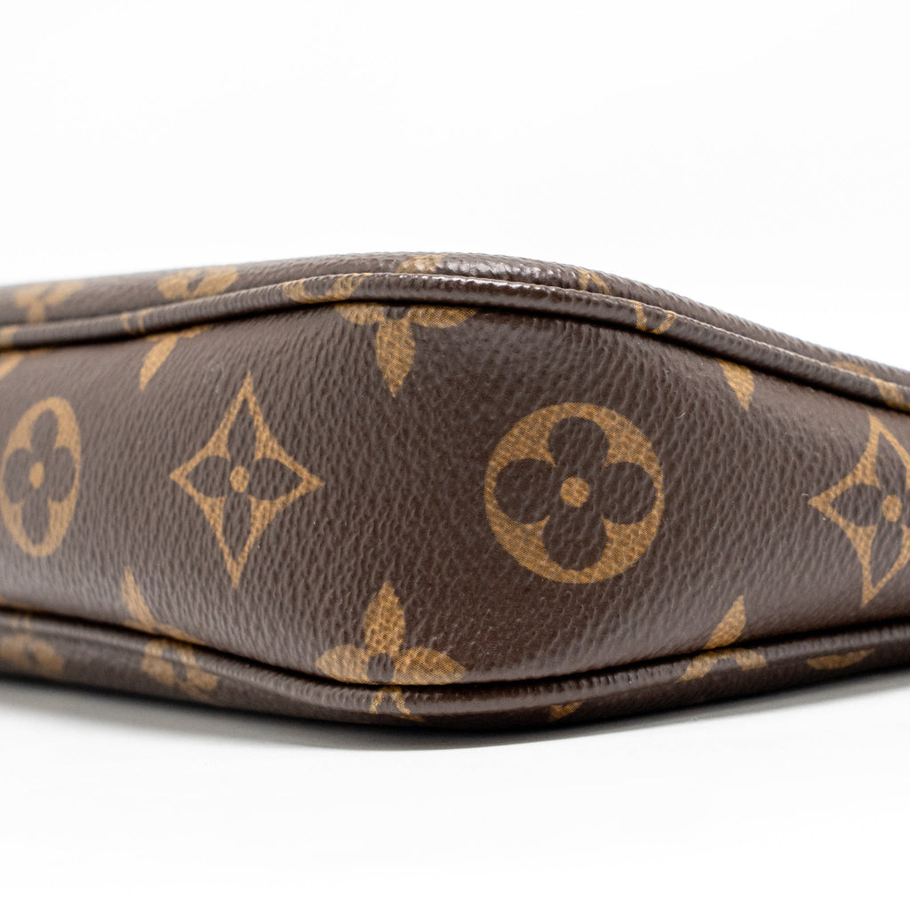 LOUIS VUITTON POCHETTE ACCESSORIES MONOGRAM CANVAS GHW