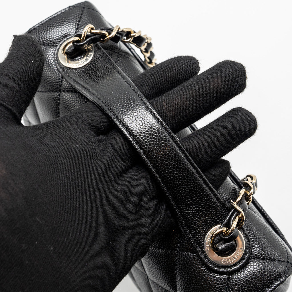 CHANEL MEDIUM BUSINESS AFFINITY CAVIAR BLACK LGHW (MICROCHIP)