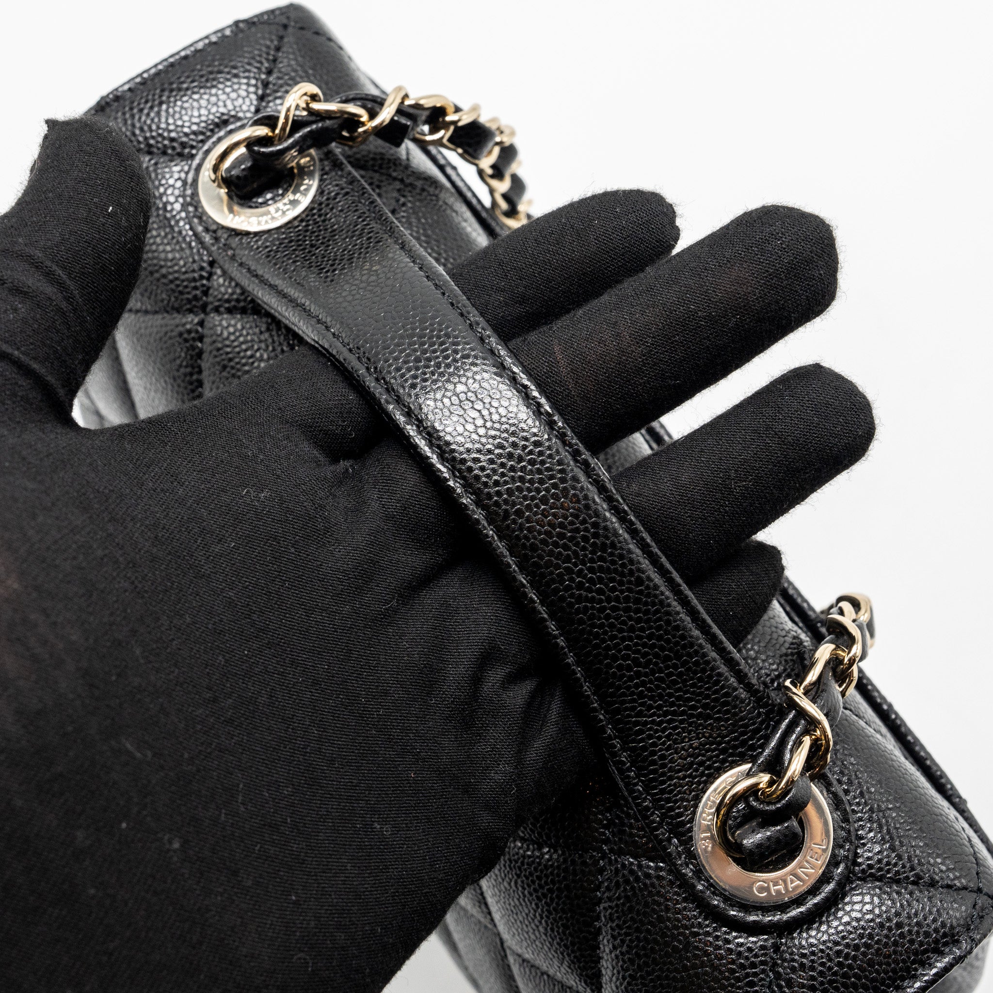 CHANEL MEDIUM BUSINESS AFFINITY CAVIAR BLACK LGHW (MICROCHIP)