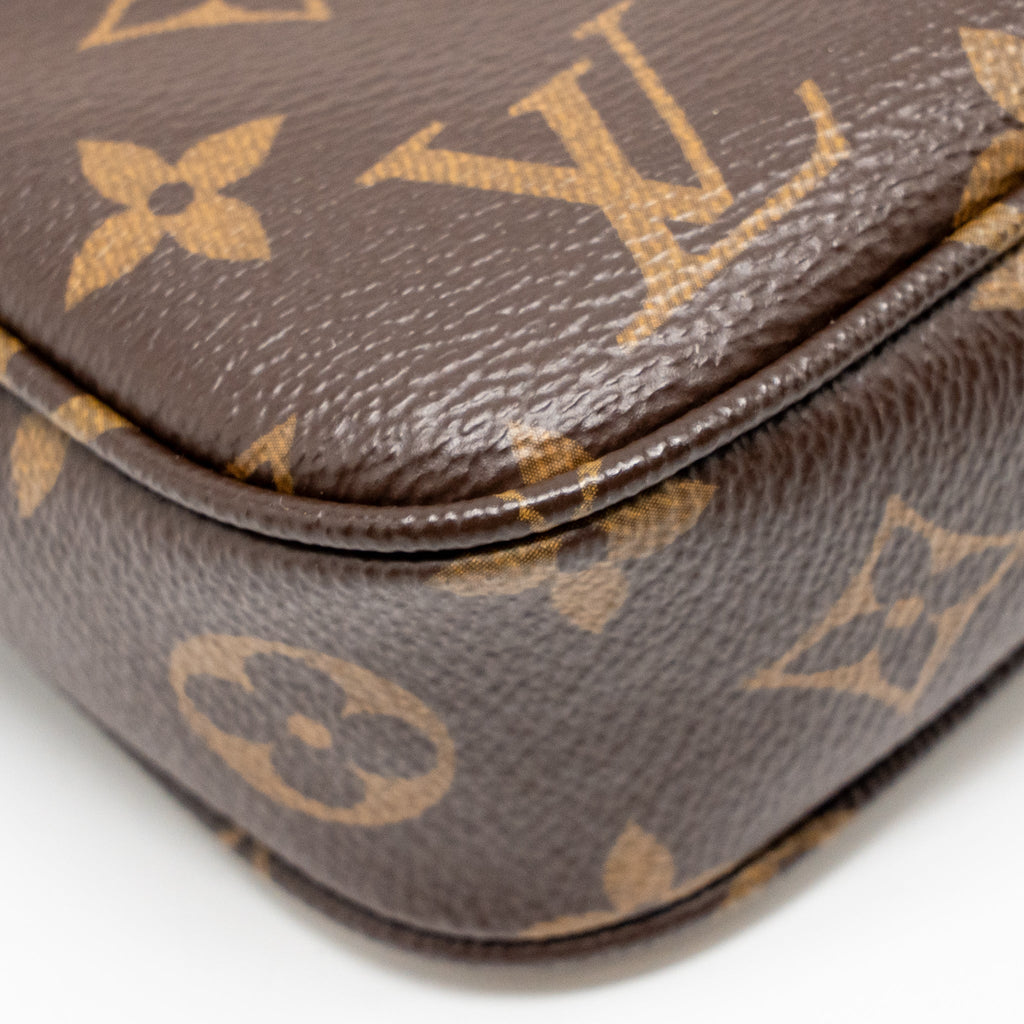 LOUIS VUITTON POCHETTE ACCESSORIES MONOGRAM CANVAS GHW