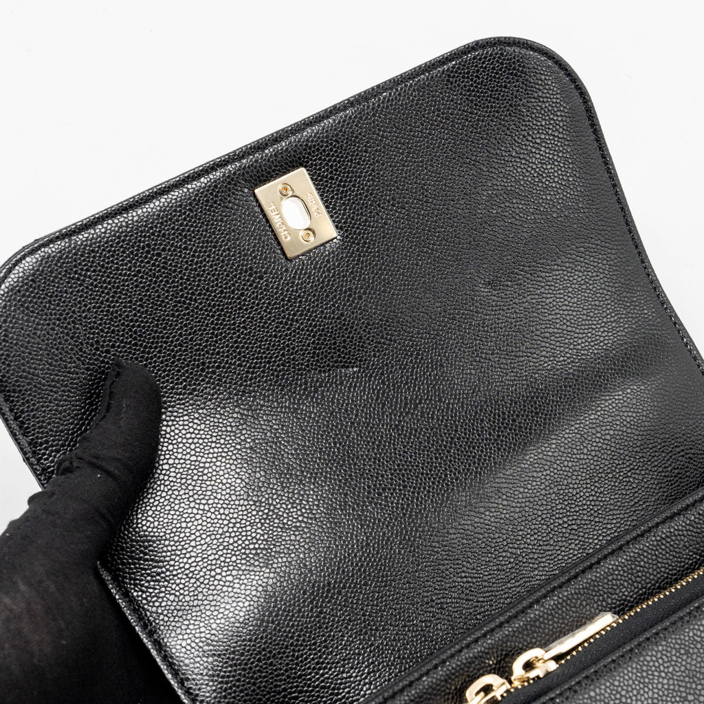 CHANEL MEDIUM BUSINESS AFFINITY CAVIAR BLACK LGHW (MICROCHIP)