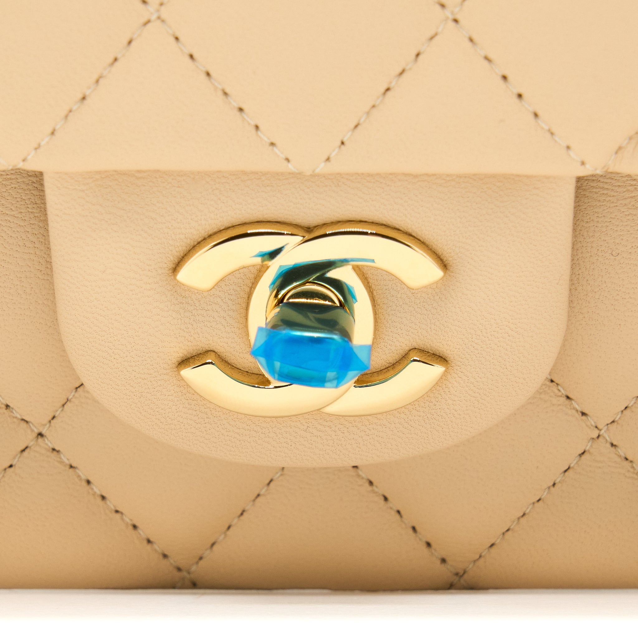 CHANEL MEDIUM CLASSIC FLAP BAG LAMBSKIN BEIGE LGHW (MICROCHIP)