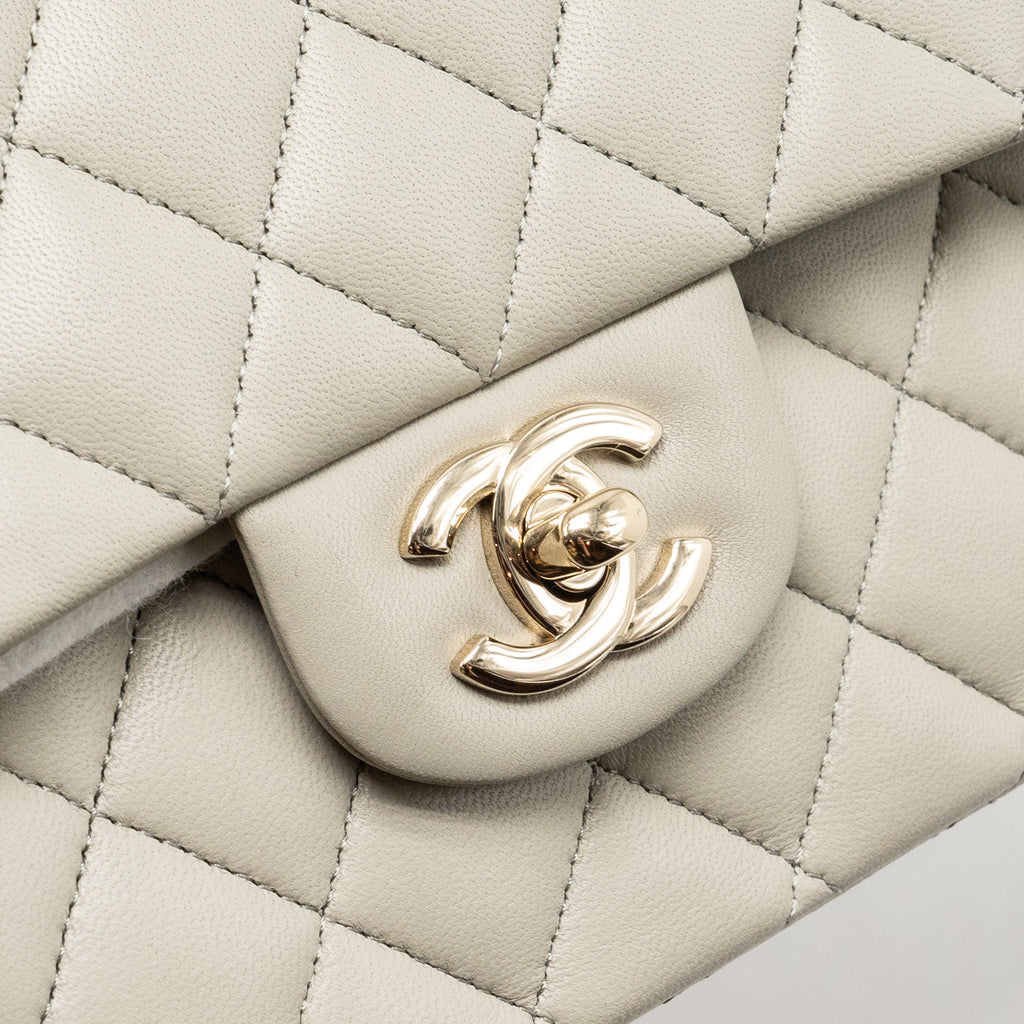 CHANEL MEDIUM CLASSIC DOUBLE FLAP BAG LAMBSKIN LIGHT GREY LGHW (MICROCHIP)