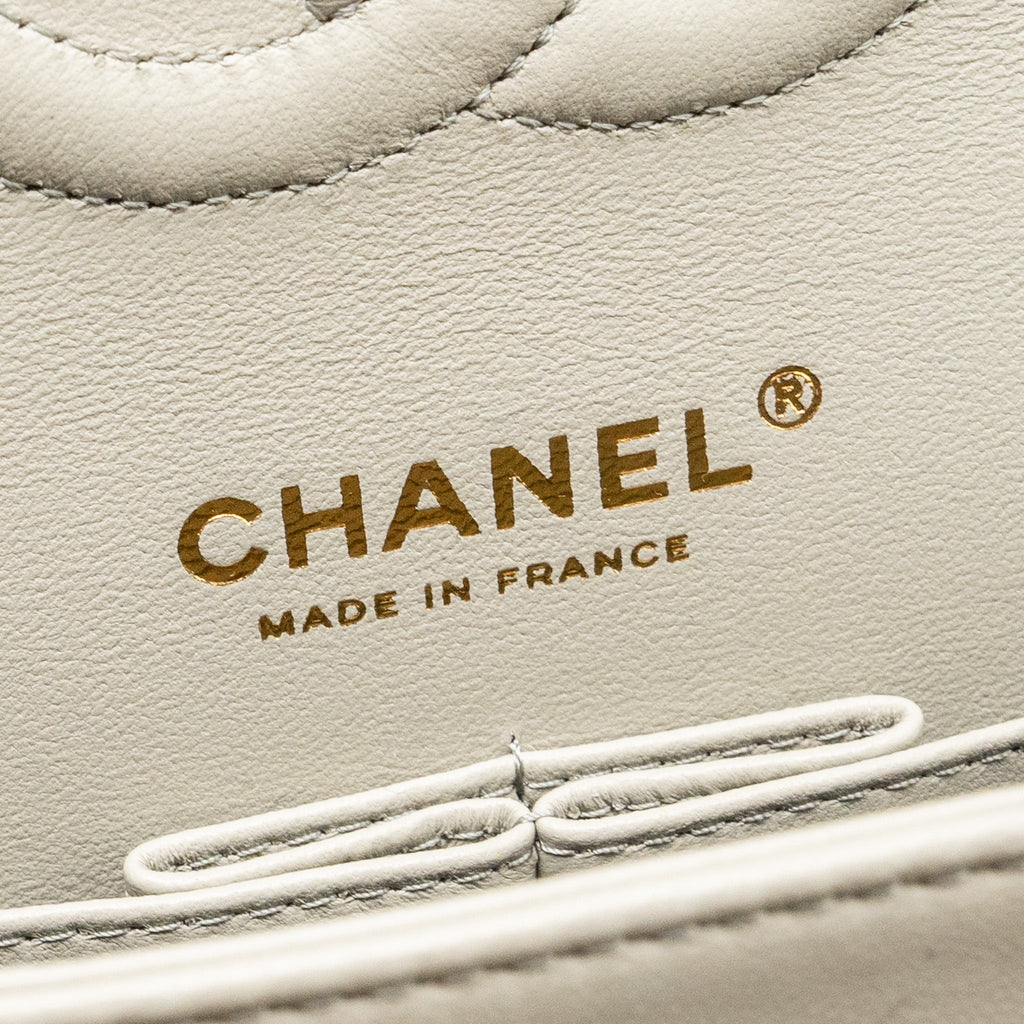 CHANEL MEDIUM CLASSIC DOUBLE FLAP BAG LAMBSKIN LIGHT GREY LGHW (MICROCHIP)