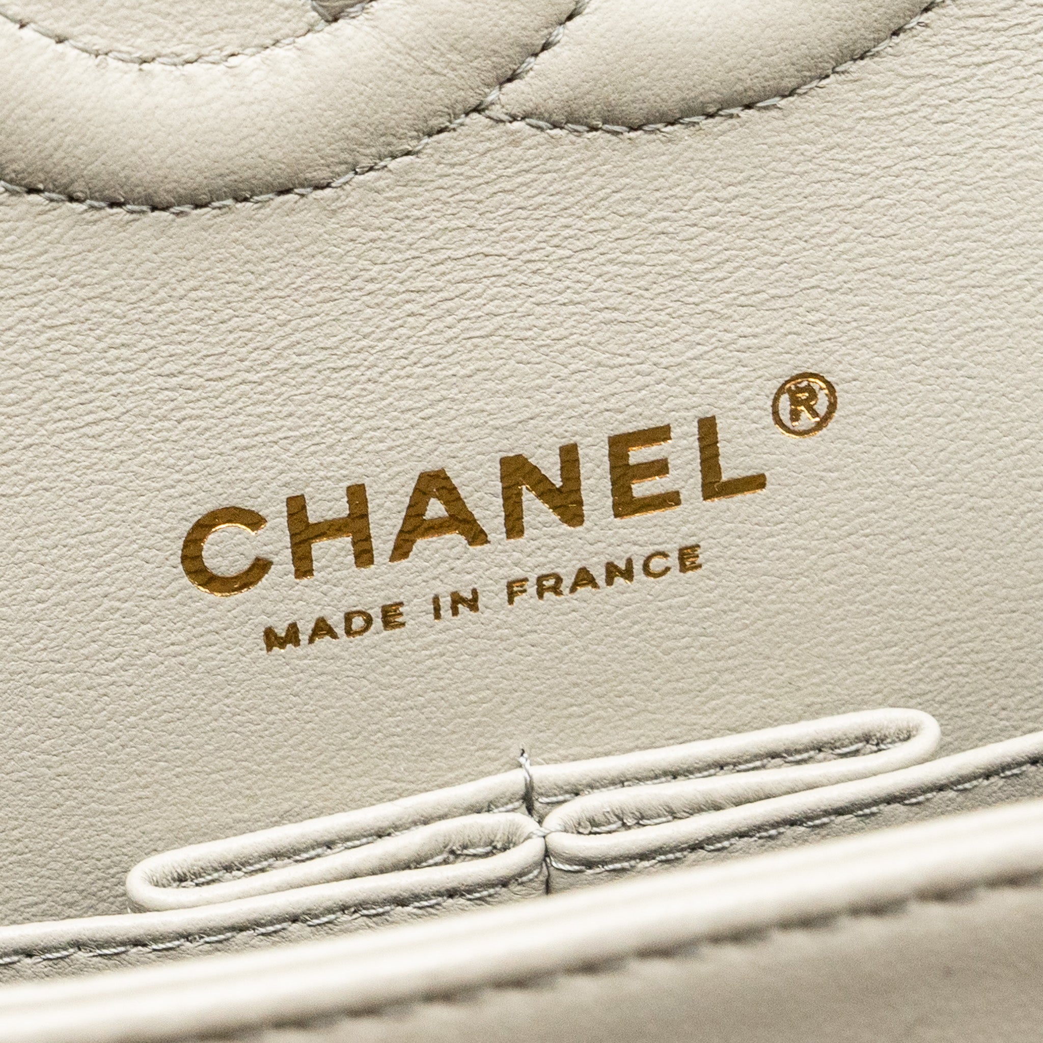 CHANEL MEDIUM CLASSIC DOUBLE FLAP BAG LAMBSKIN LIGHT GREY LGHW (MICROCHIP)