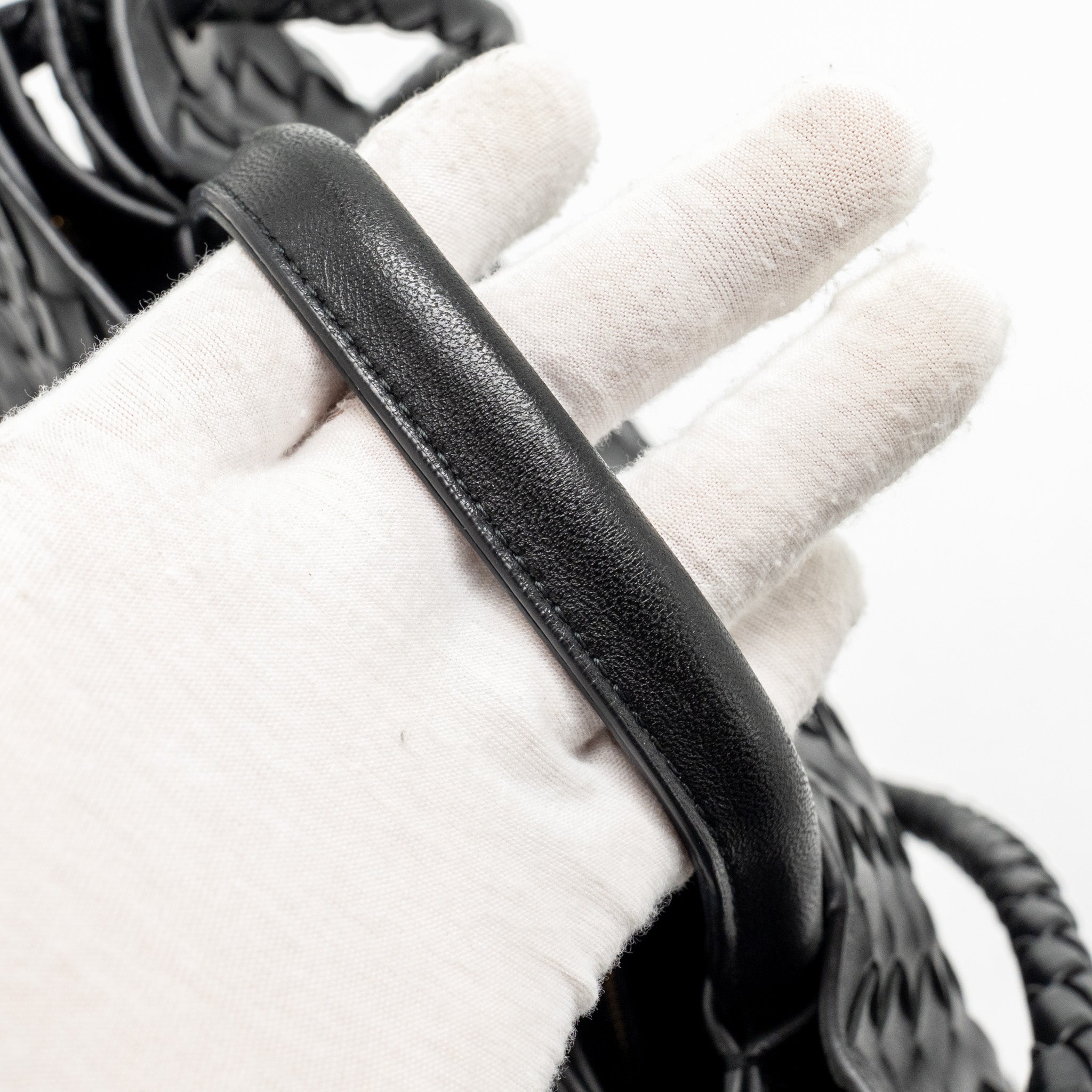 BOTTEGA VENETA MEDIUM ANDIAMO LAMBSKIN BLACK GHW