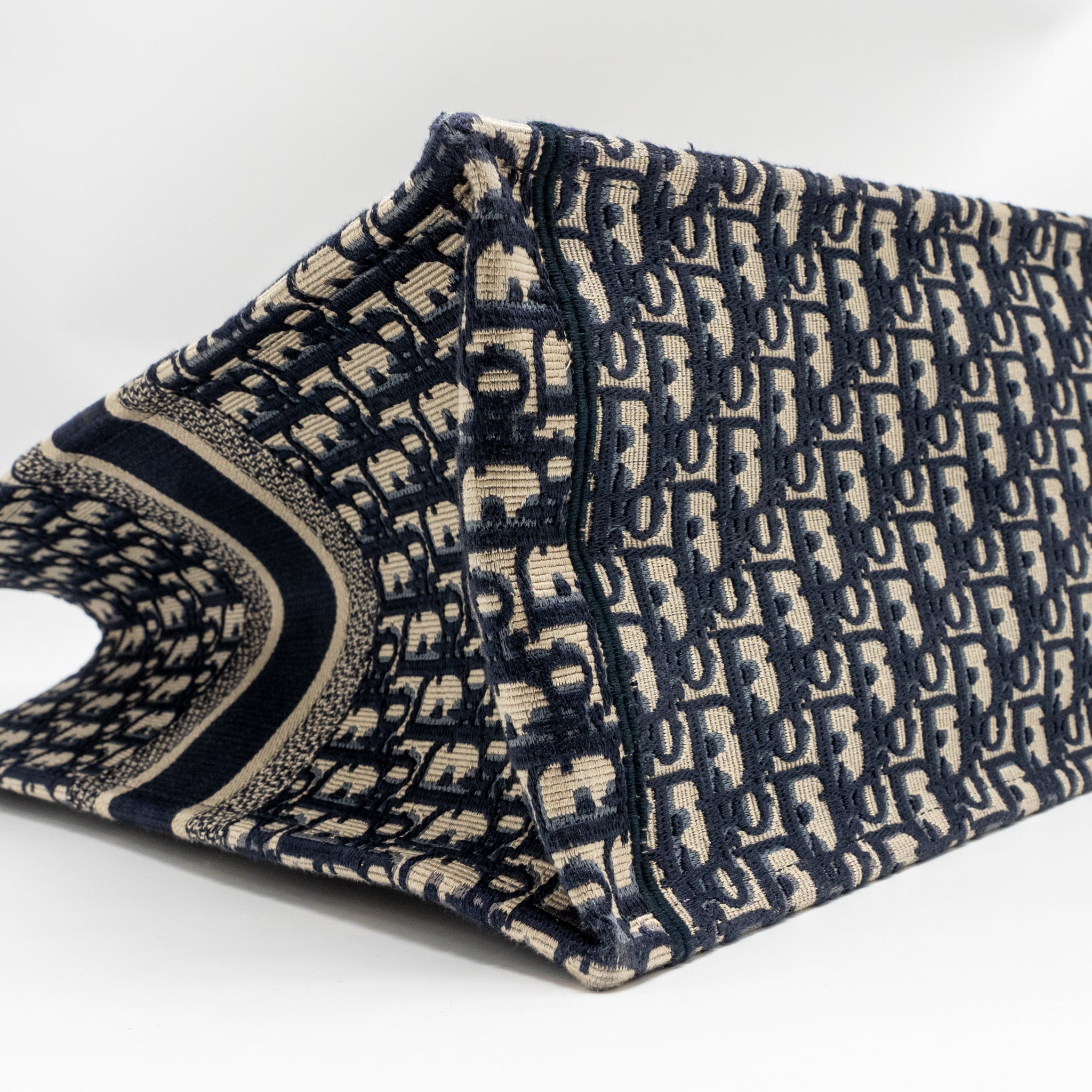 DIOR LARGE BOOK TOTE OBLIQUE EMBROIDERY ECRU/BLUE