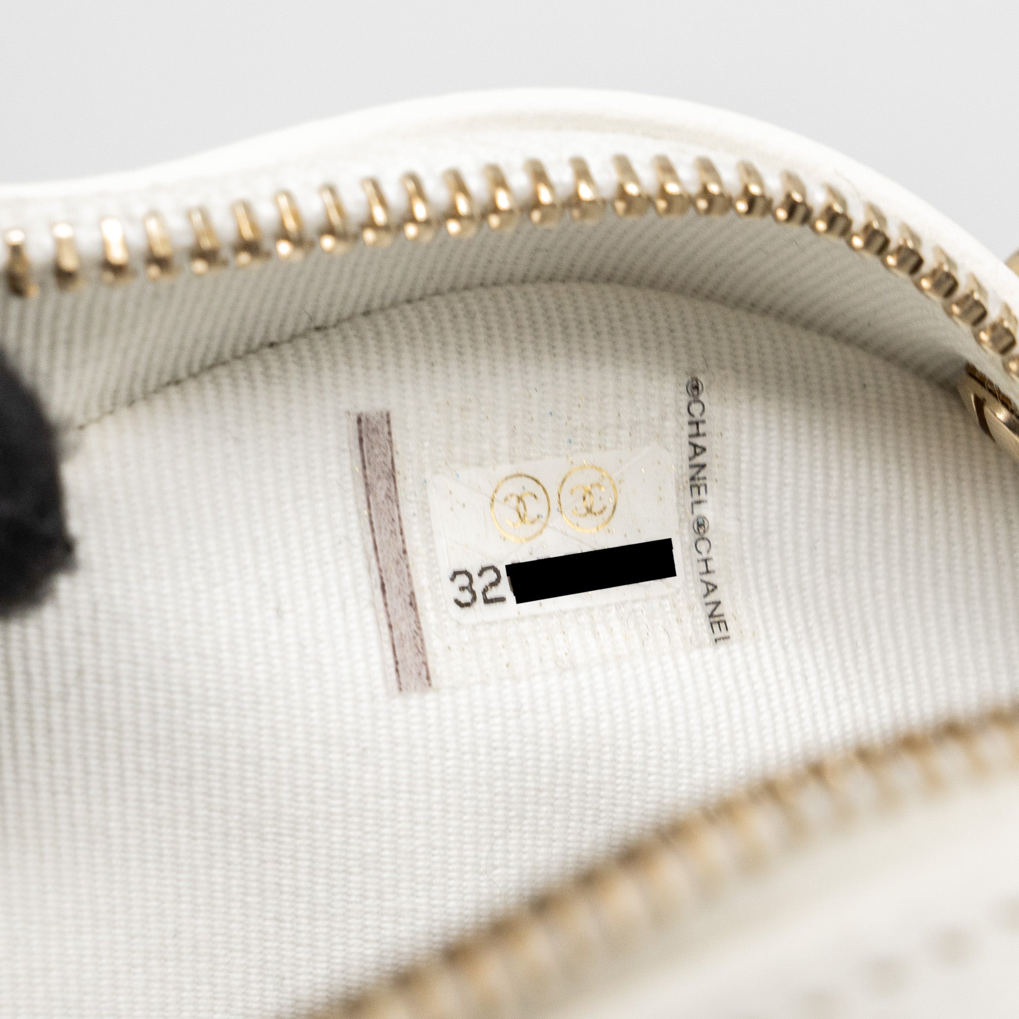 CHANEL 22S SMALL HEART BAG LAMBSKIN WHITE LGHW