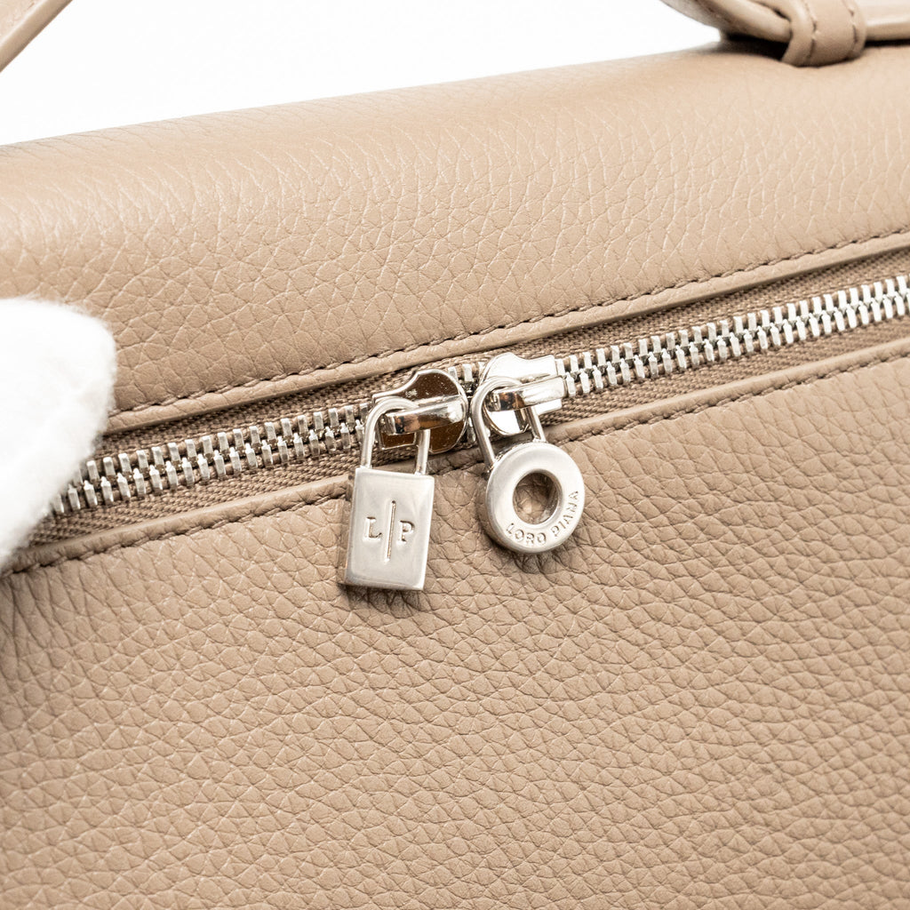 LORO PIANA EXTRA POCKET L19 GRAINED CALFSKIN WARM MASTIC SHW