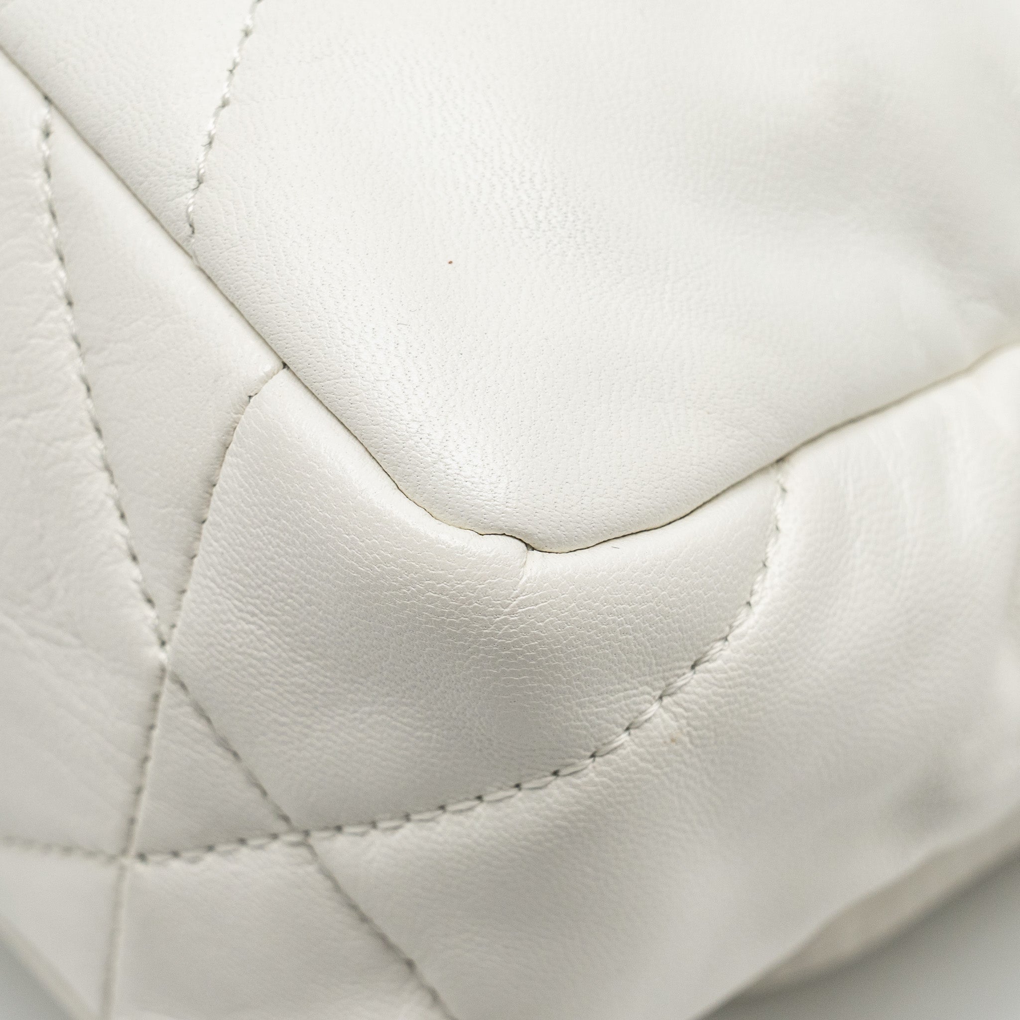 CHANEL SMALL 19 BAG SHINY GOATSKIN WHITE MULTICOLOURED HARDWARE