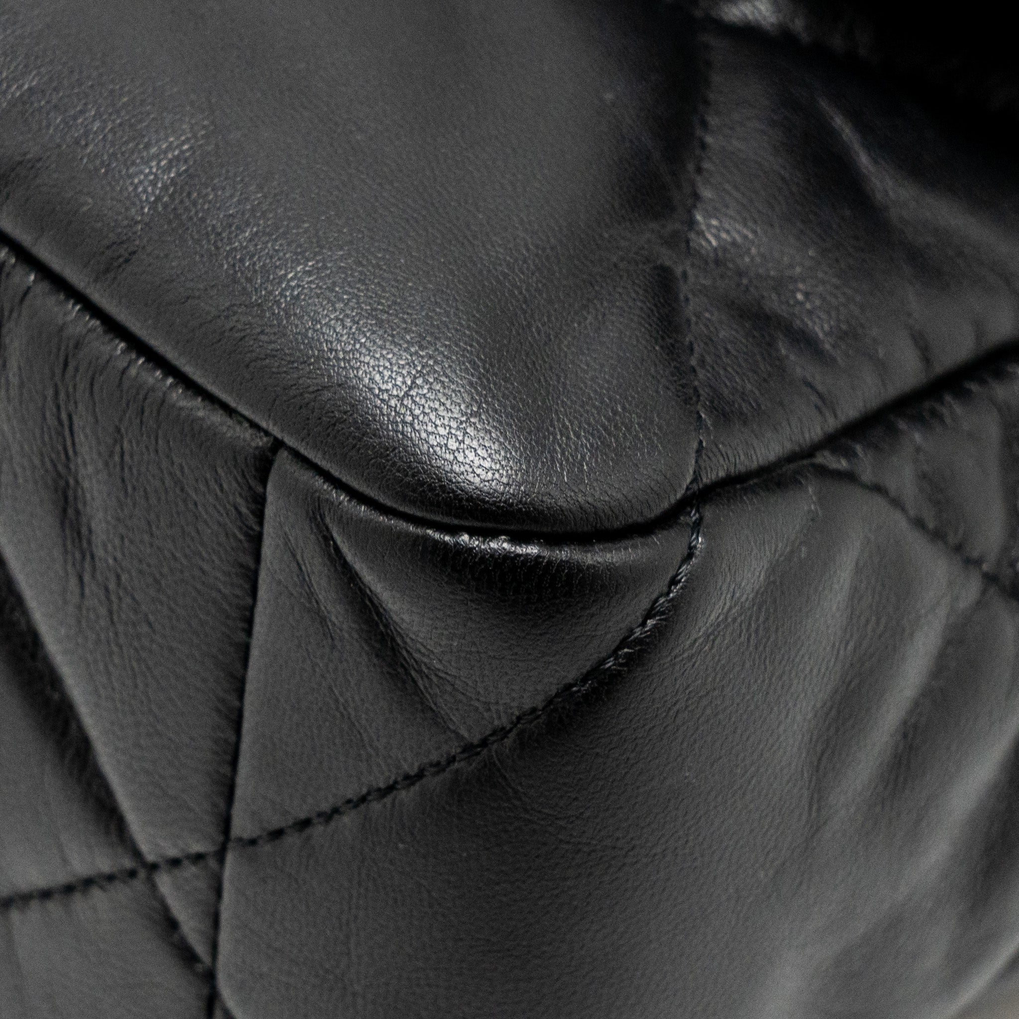 CHANEL LARGE 19 BAG GOATSKIN BLACK MULTICOLOUR HARDWARE