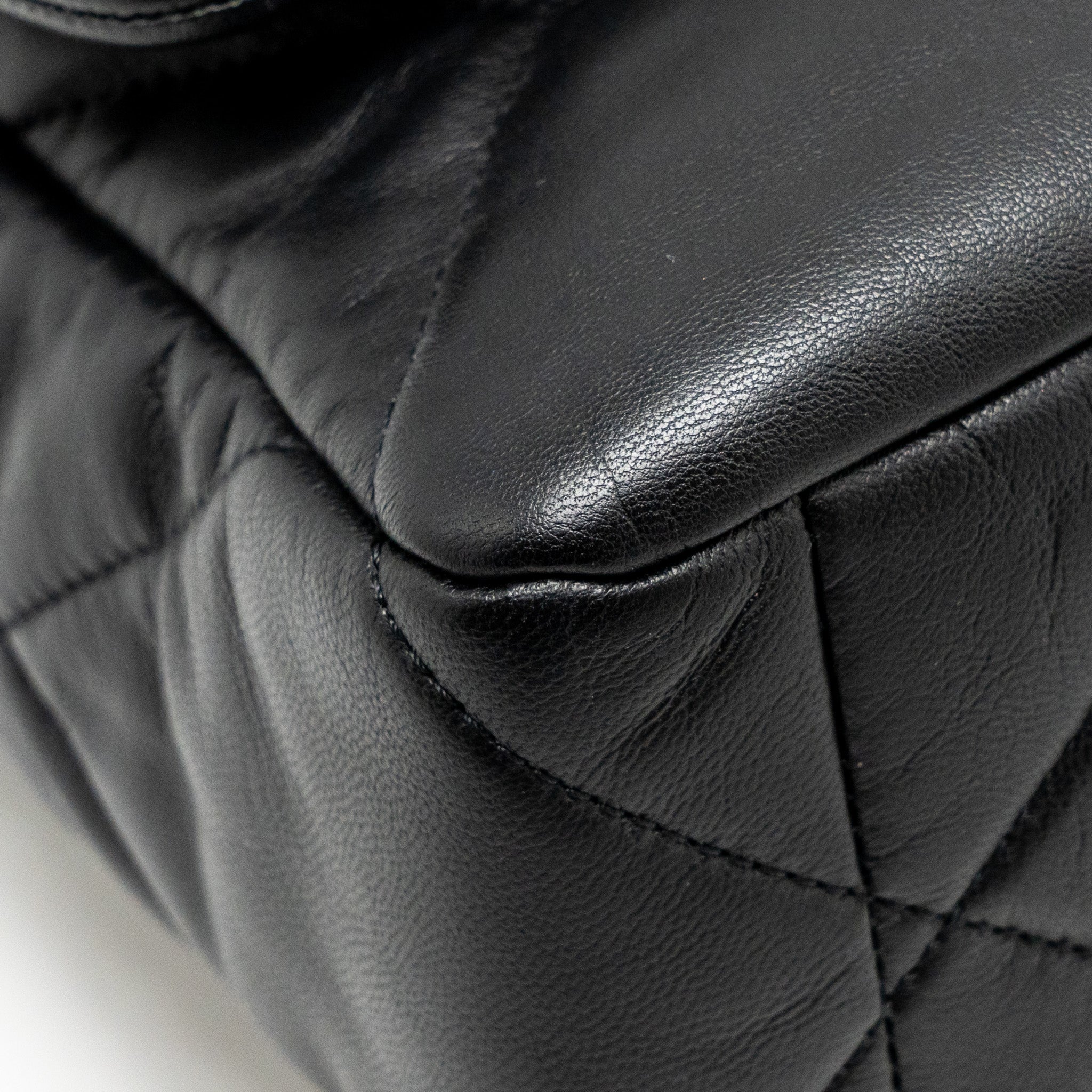 CHANEL LARGE 19 BAG GOATSKIN BLACK MULTICOLOUR HARDWARE