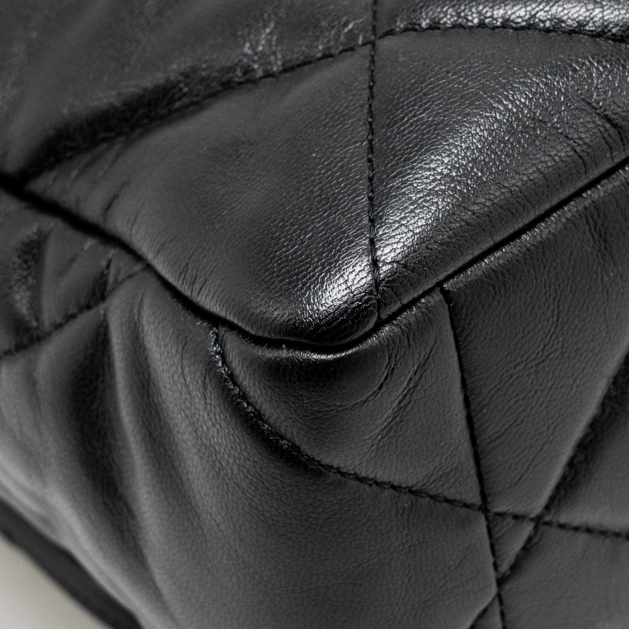 CHANEL LARGE 19 BAG GOATSKIN BLACK MULTICOLOUR HARDWARE