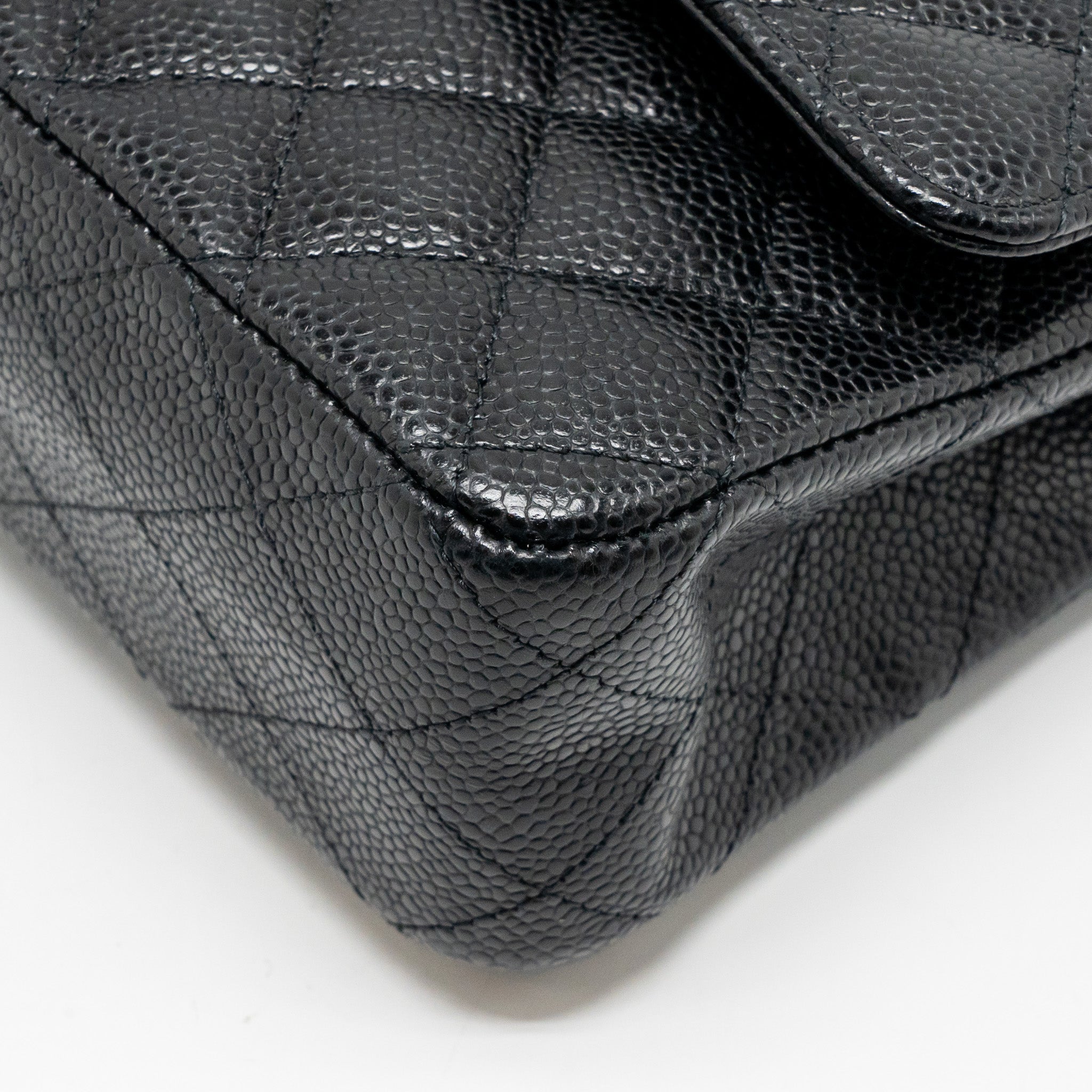 CHANEL MEDIUM CLASSIC DOUBLE FLAP BAG CAVIAR BLACK SHW (MICROCHIP)