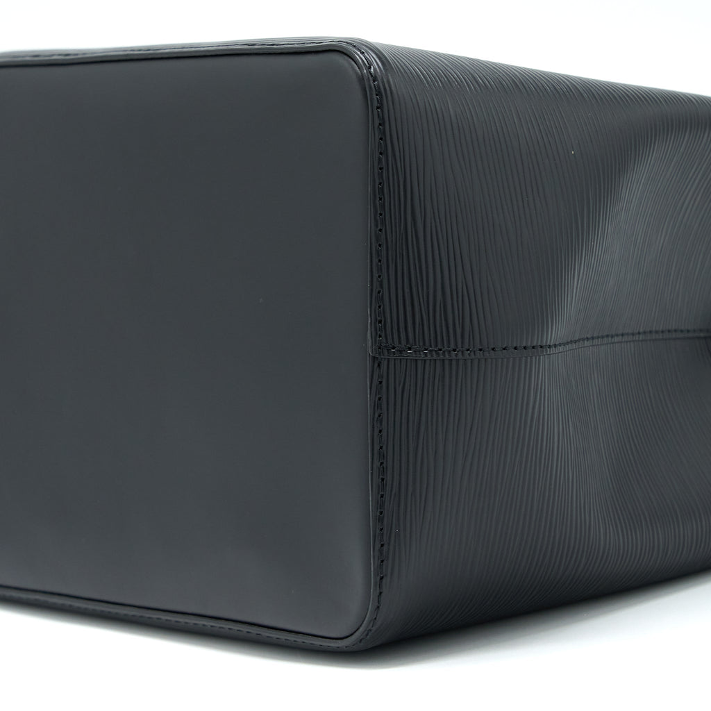 LOUIS VUITTON NEONOE EPI BLACK SHW