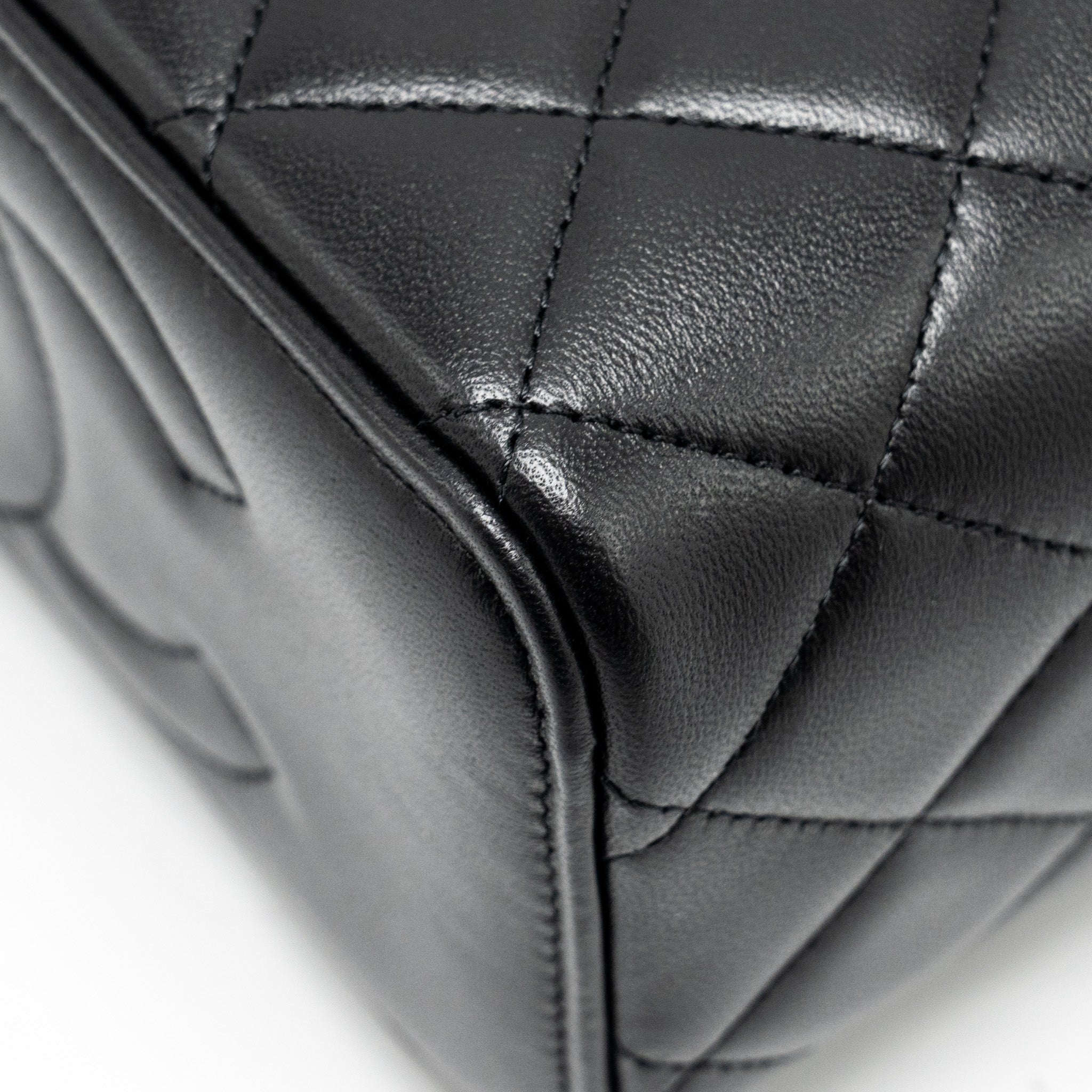 CHANEL TOP HANDLE LONG VANITY CASE LAMBSKIN BLACK LGHW (MICROCHIP)