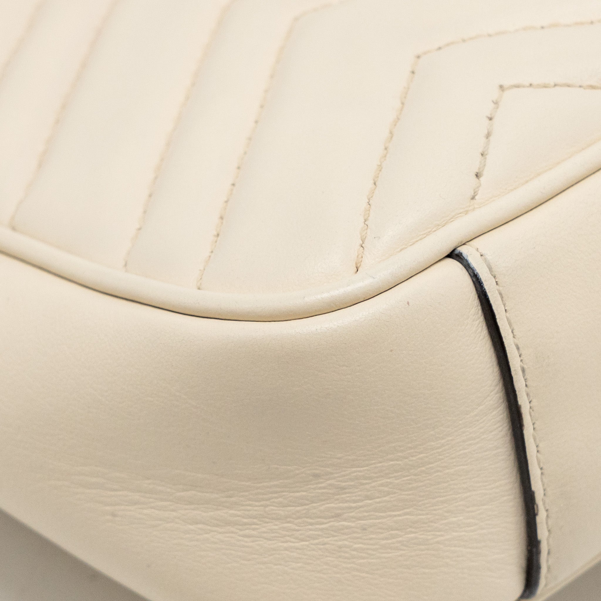 GUCCI MINI GG MARMONT SHOULDER BAG CALFSKIN WHITE GHW