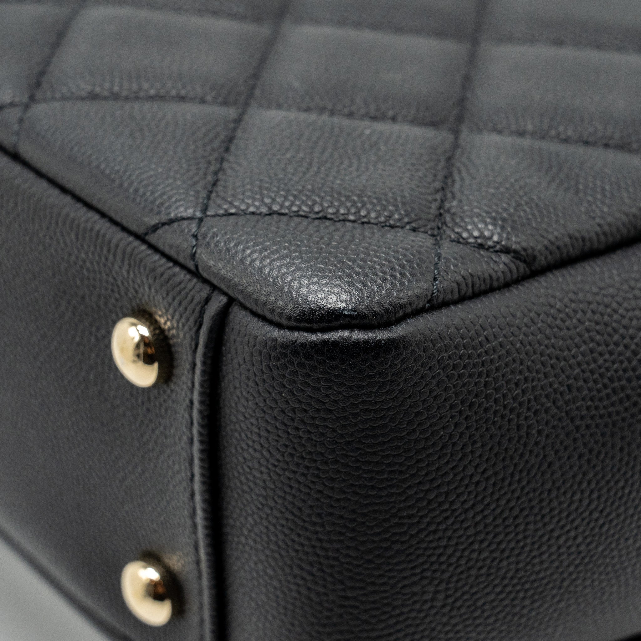 CHANEL MEDIUM BUSINESS AFFINITY CAVIAR BLACK LGHW