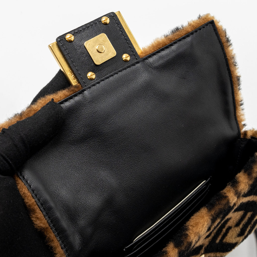 FENDI MINI BAGUETTE BAG LAMB FUR BLACK/BROWN GHW