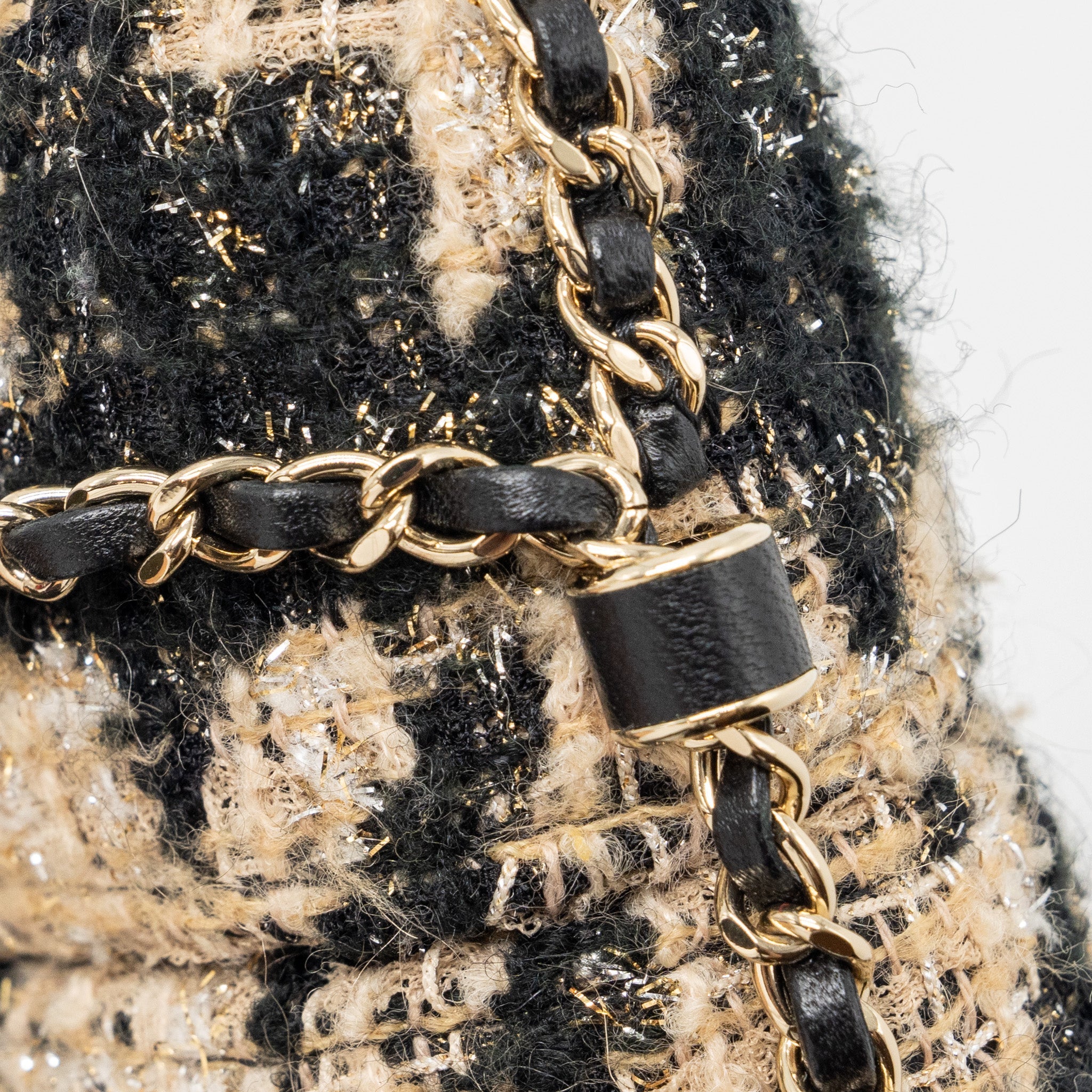 CHANEL VERTICAL PHONE CASE TWEED MULTICOLOR BLACK / LIGHT BROWN LGHW