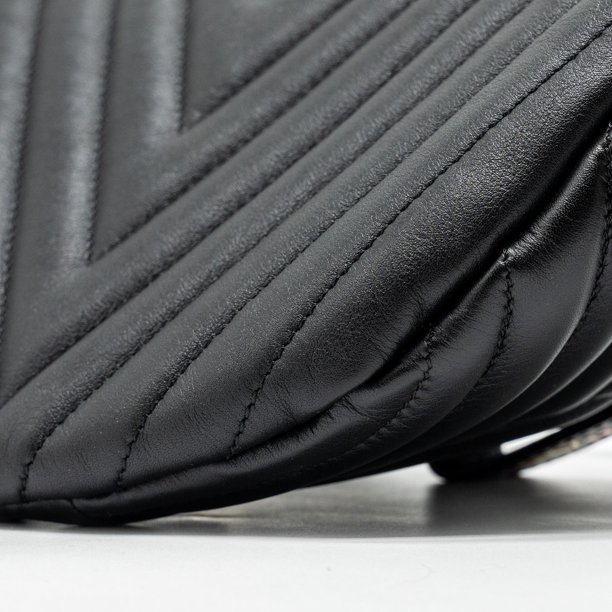 LOUIS VUITTON NEW WAVE BUMBAG CALFSKIN BLACK GHW