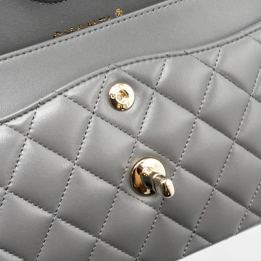 CHANEL 22A SMALL CLASSIC DOUBLE FLAP BAG LAMBSKIN GREY LGHW(MICROCHIP)