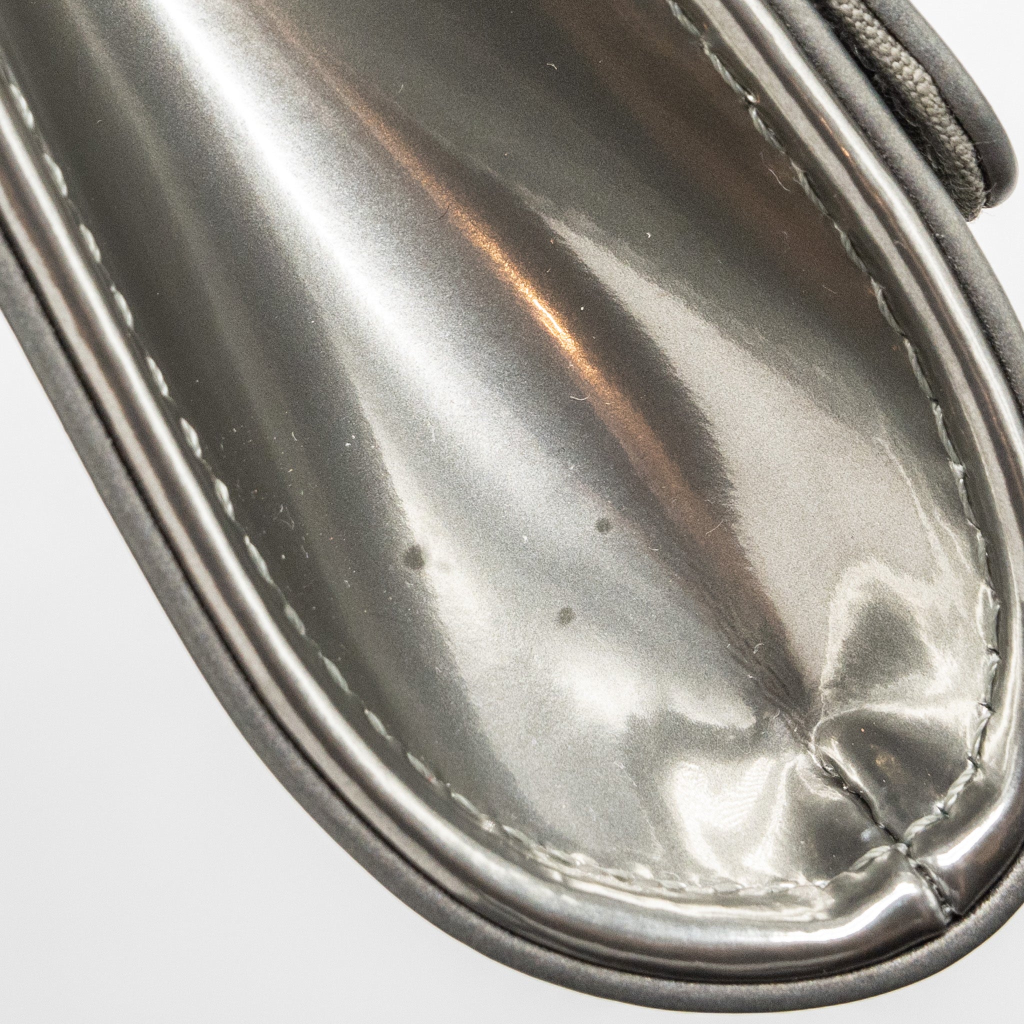 LOUIS VUITTON LOUISE PM PATENT SILVER GHW