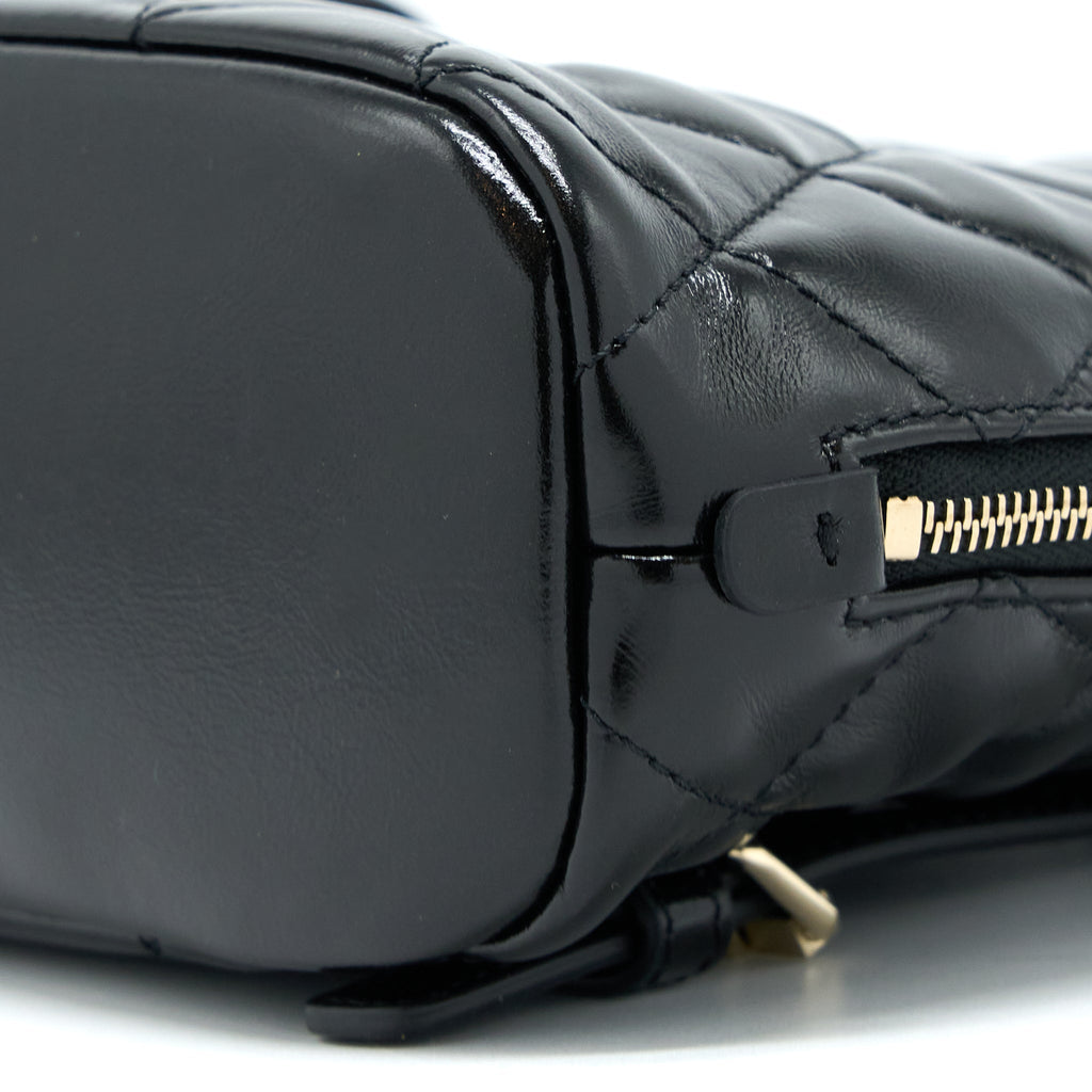 CHANEL 22A BACKPACK PATENT BLACK LGHW (MICROCHIP)