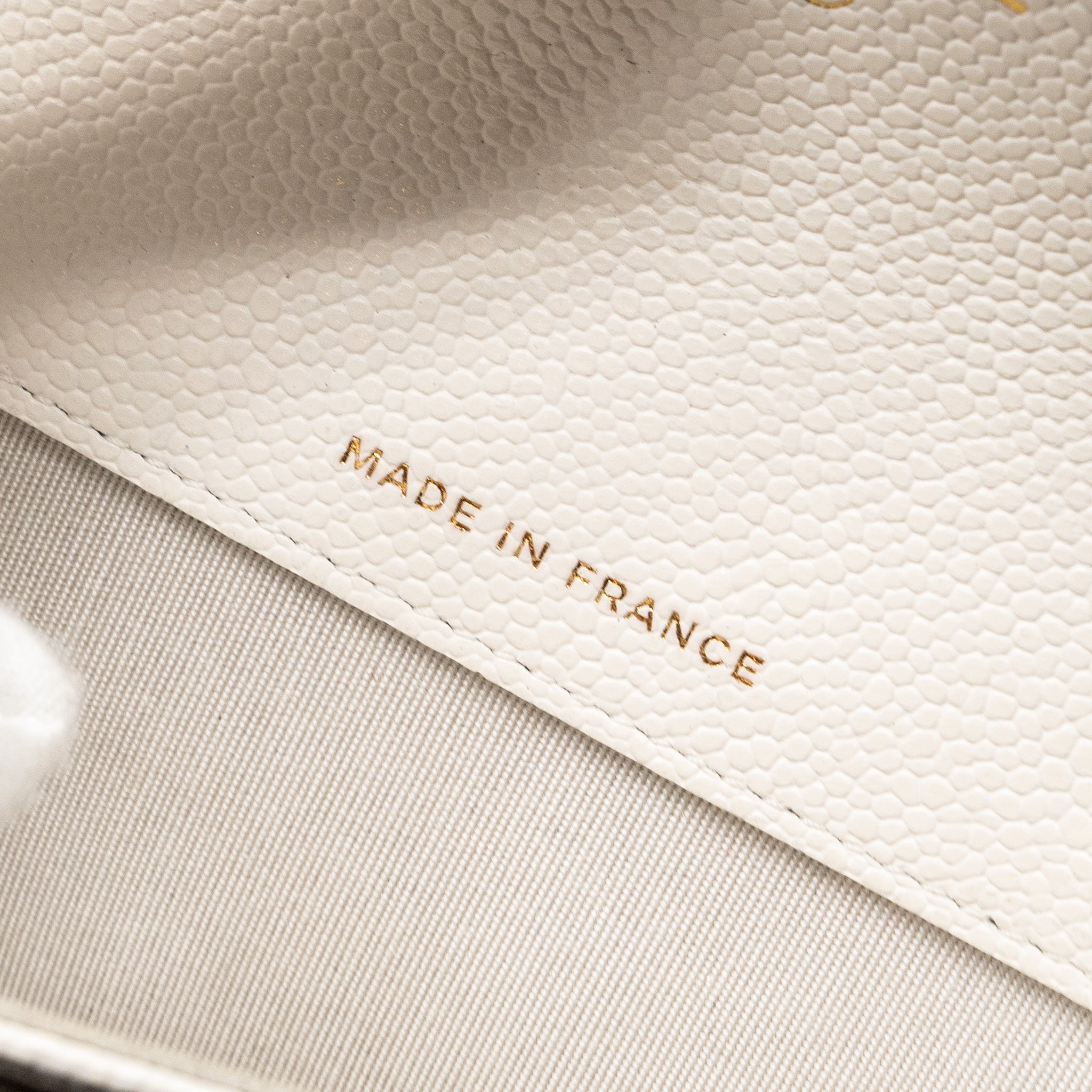 CHANEL BOY FLAP CARD HOLDER CAVIAR WHITE LGHW