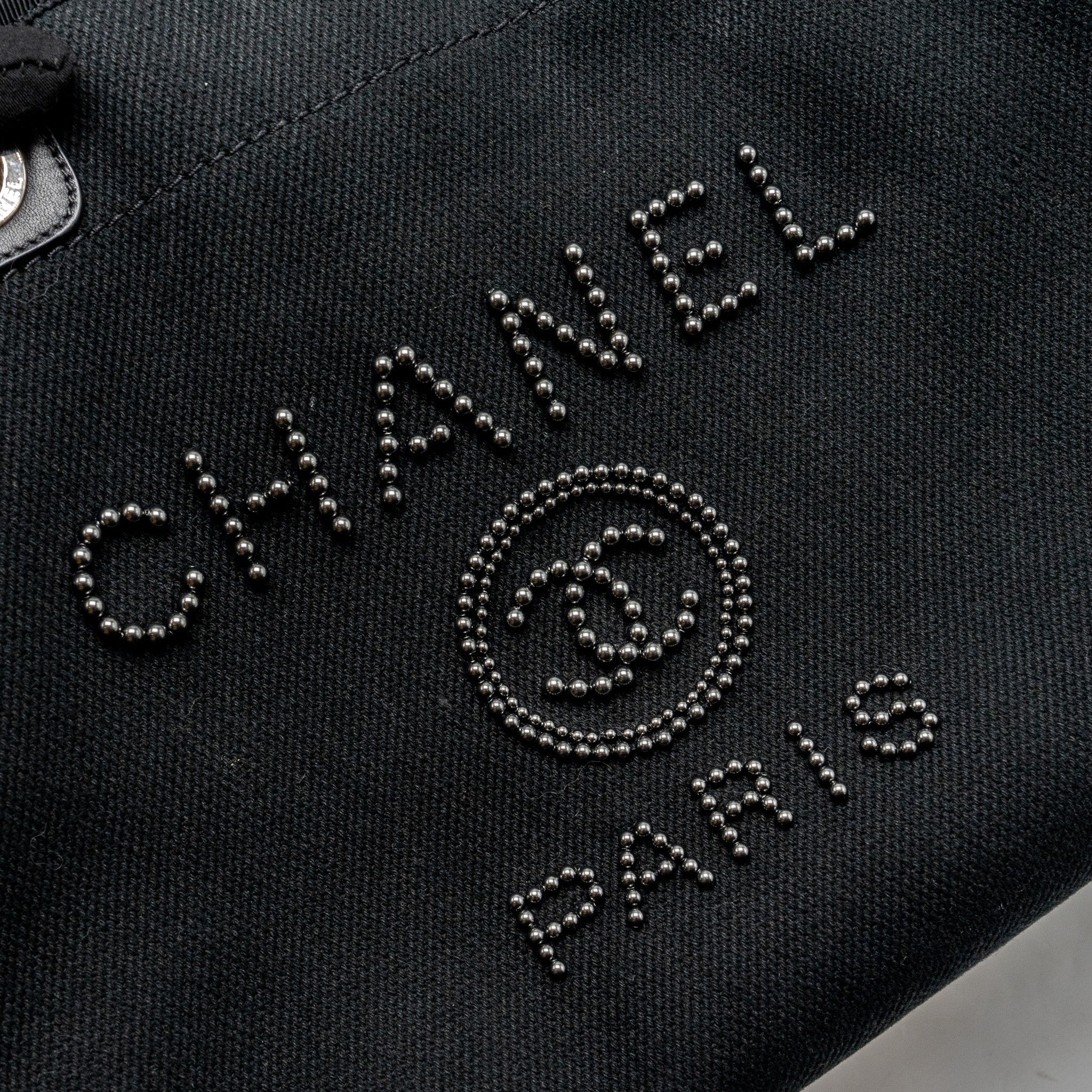 CHANEL LARGE DEAUVILLE BLACK-STUDDED TOTE BAG CANVAS/LEATHER BLACK SHW