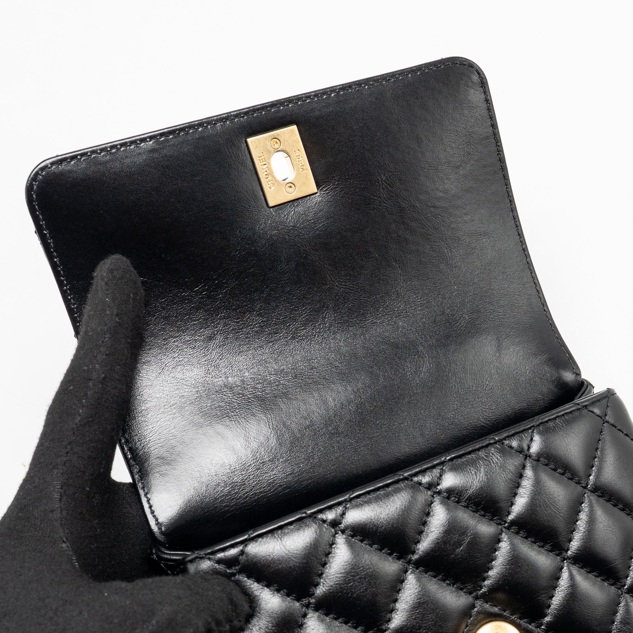 CHANEL DETAILED METAL TOP HANDLE MINI COCO HANDLE FLAP BAG SHINY CALFSKIN BLACK GHW (MICROCHIP)