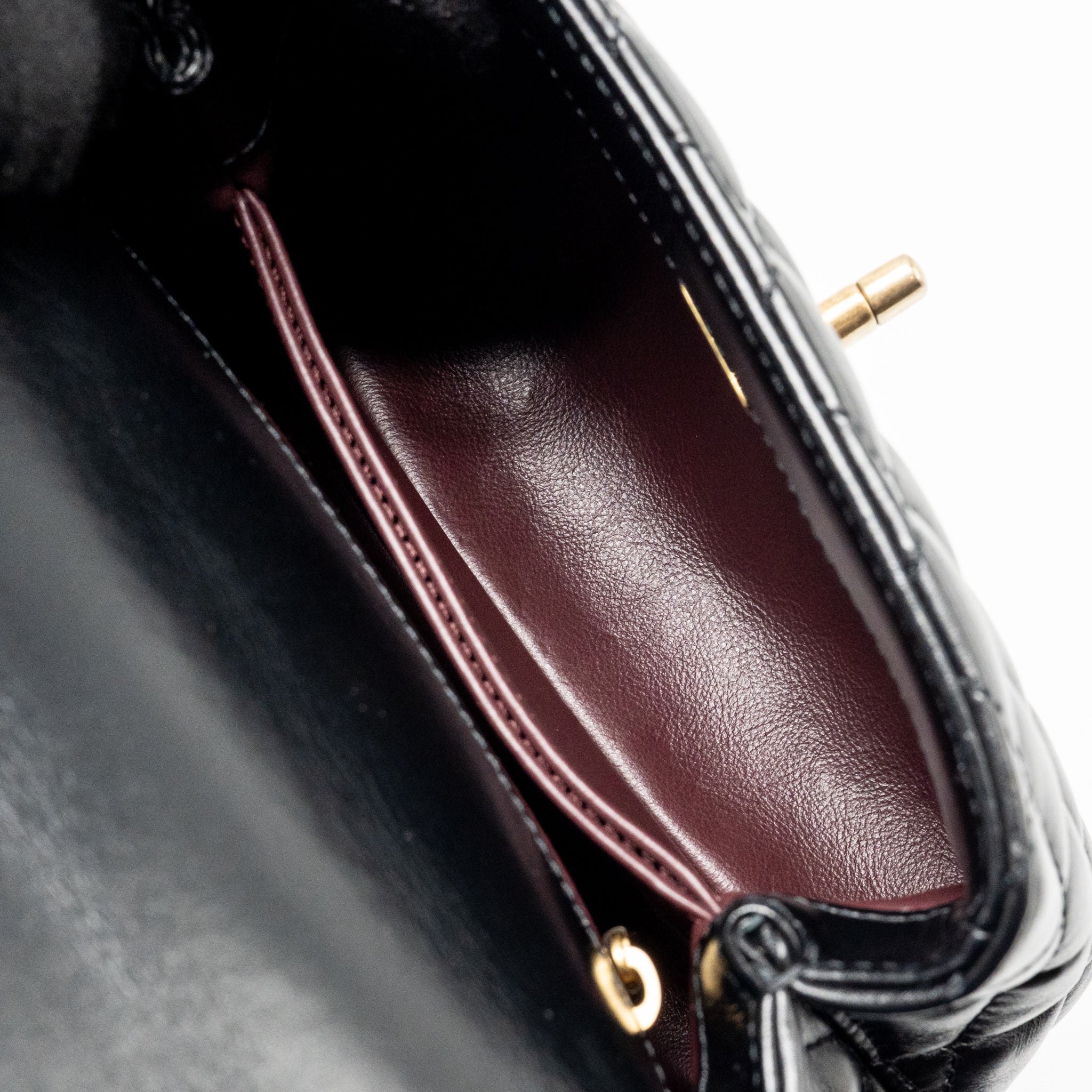 CHANEL DETAILED METAL TOP HANDLE MINI COCO HANDLE FLAP BAG SHINY CALFSKIN BLACK GHW (MICROCHIP)