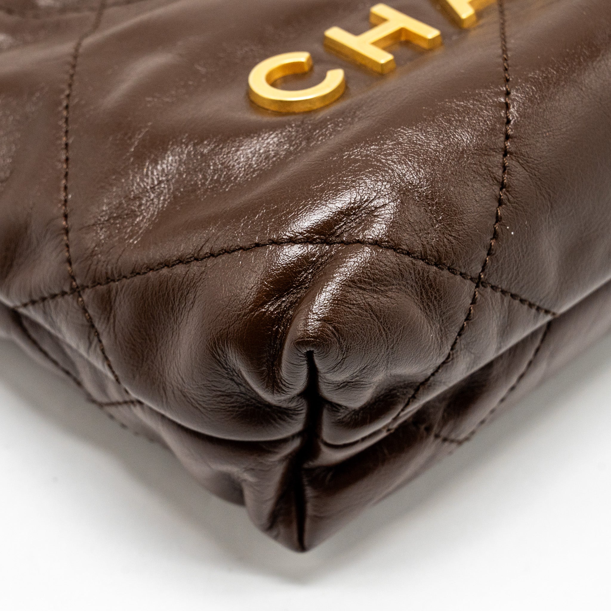 CHANEL MINI 22 BAG SHINY CALFSKIN CHOCOLATE GHW (MICROCHIP)