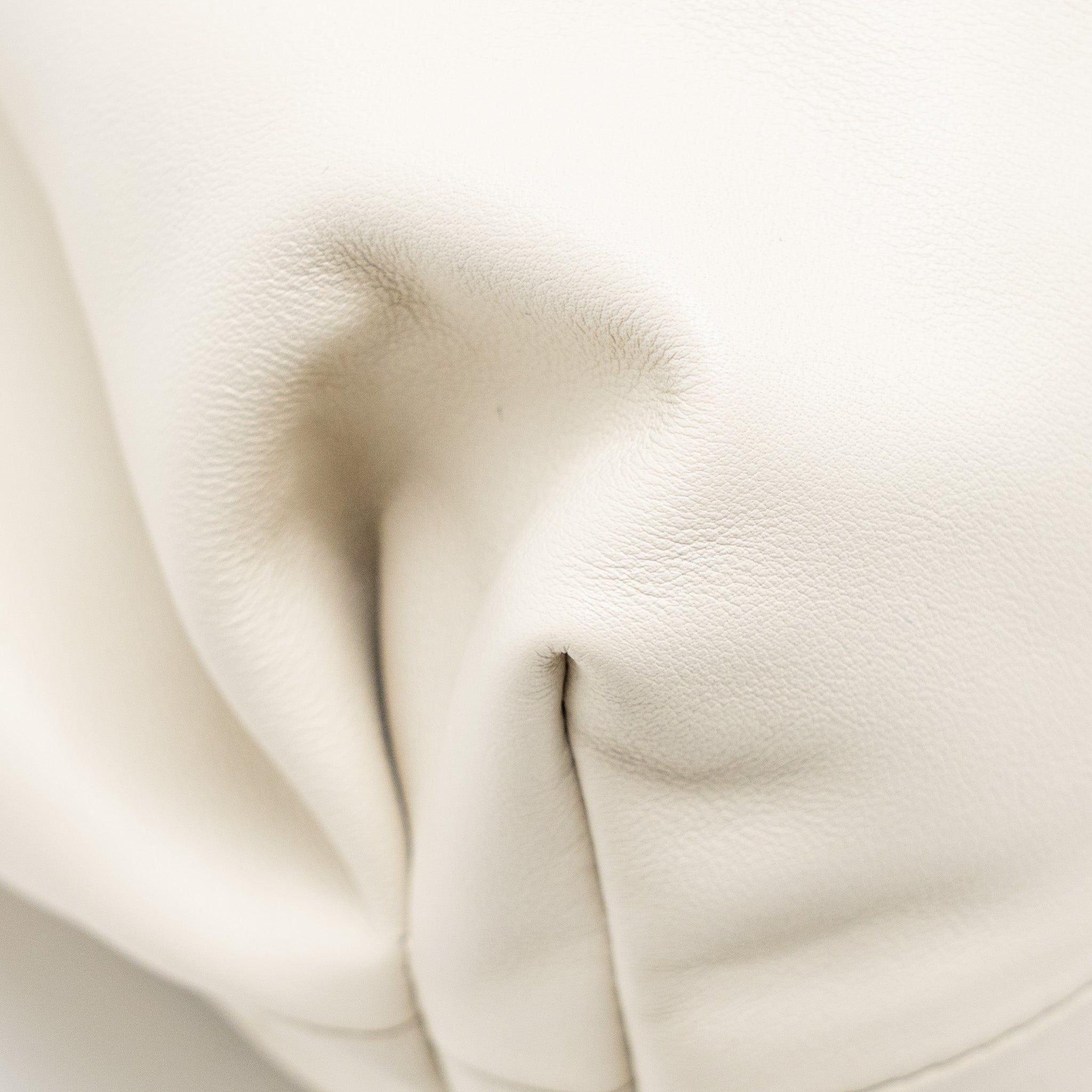 BOTTEGA VENETA CHAIN POUCH BAG CALFSKIN WHITE GHW