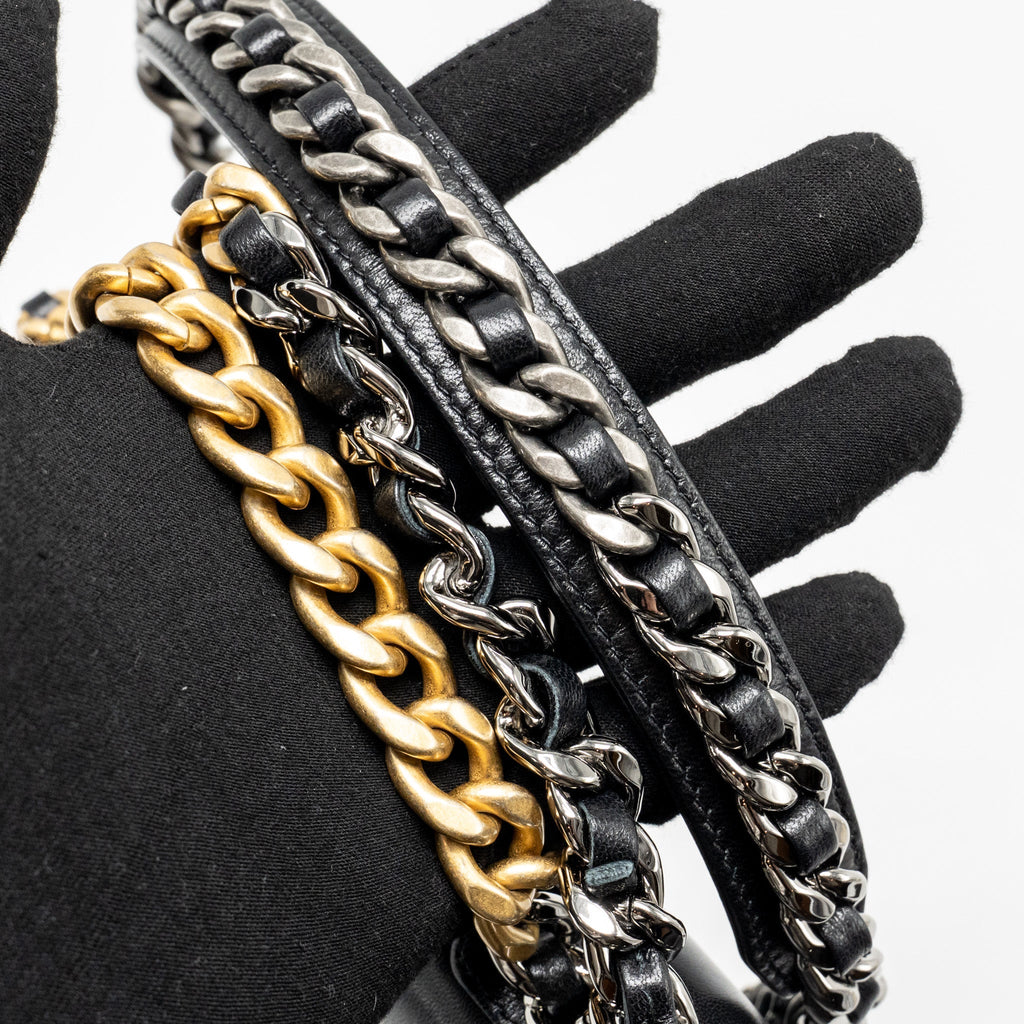 CHANEL 19 WALLET ON CHAIN LAMBSKIN BLACK MULTICOLOUR HARDWARE